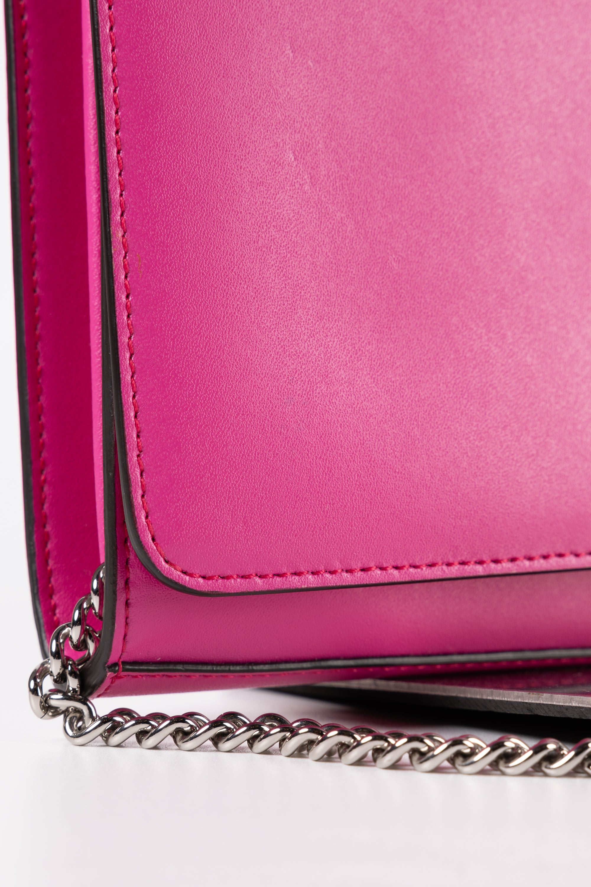 Fendi Wallet on Chain Fucsia pink