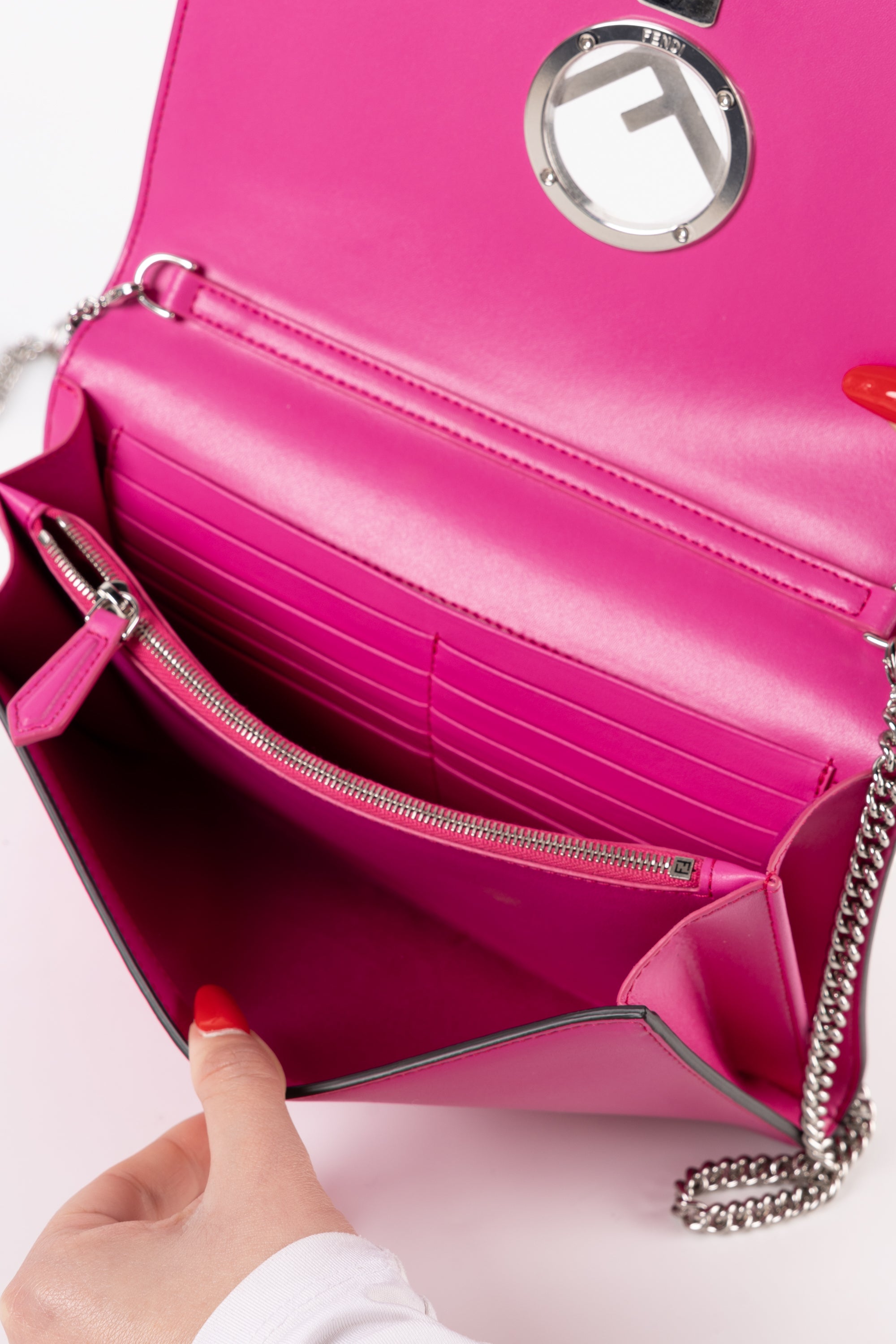 Fendi Wallet on Chain Fucsia pink