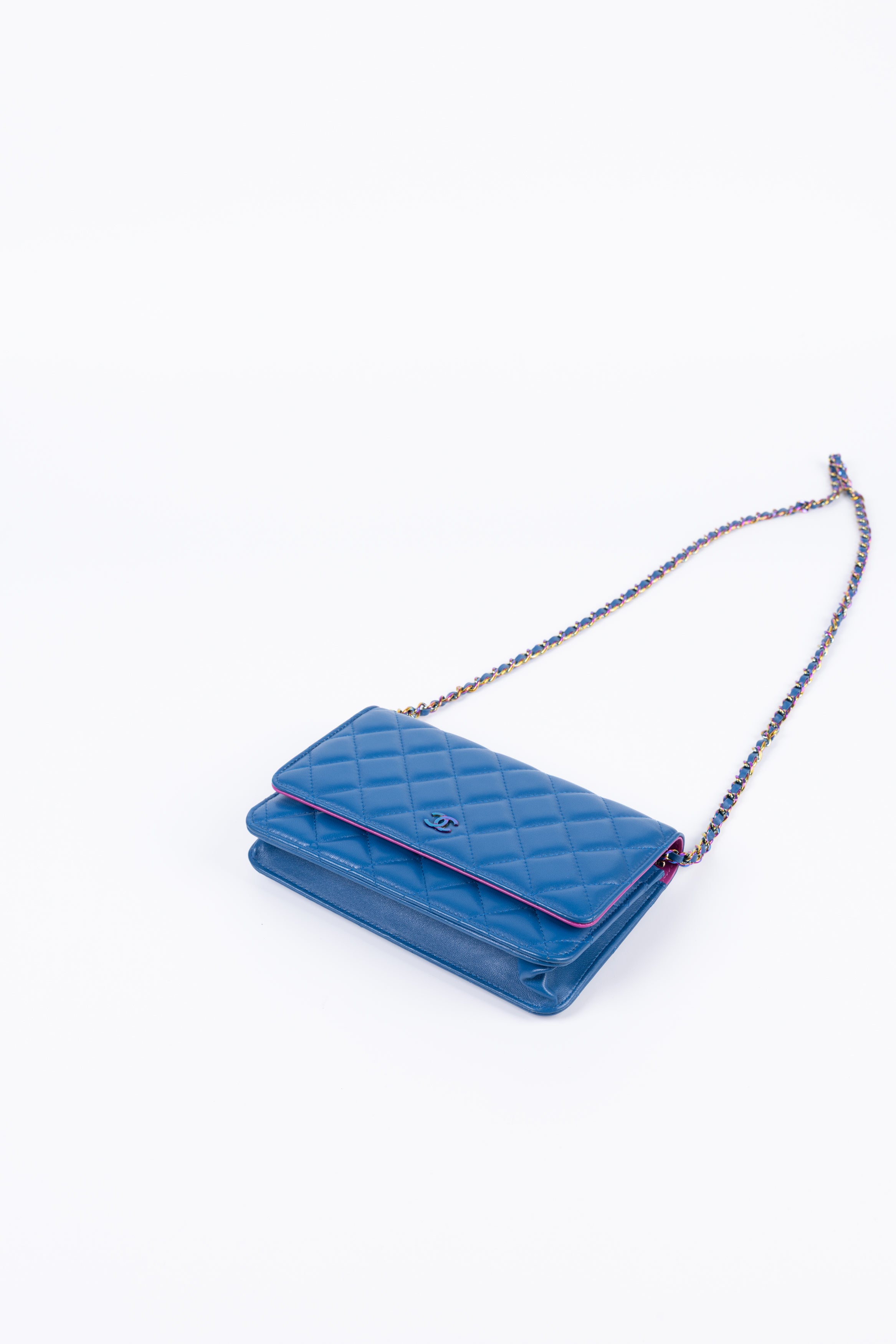 CHANEL WOC BLU/FUCSIA CON CATENA E HARDWARE OLOGRAFICO