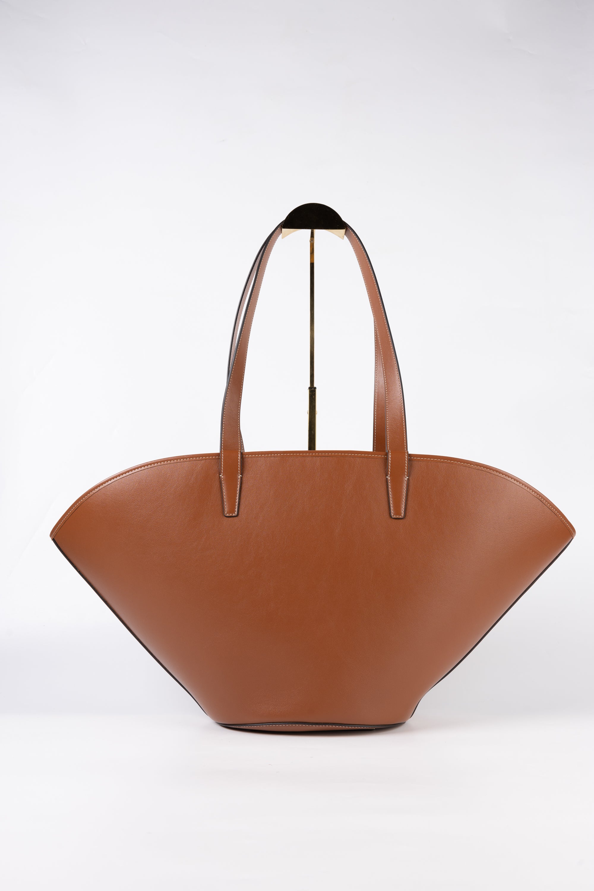 Celine Medium Couffin Cuir Triomphe