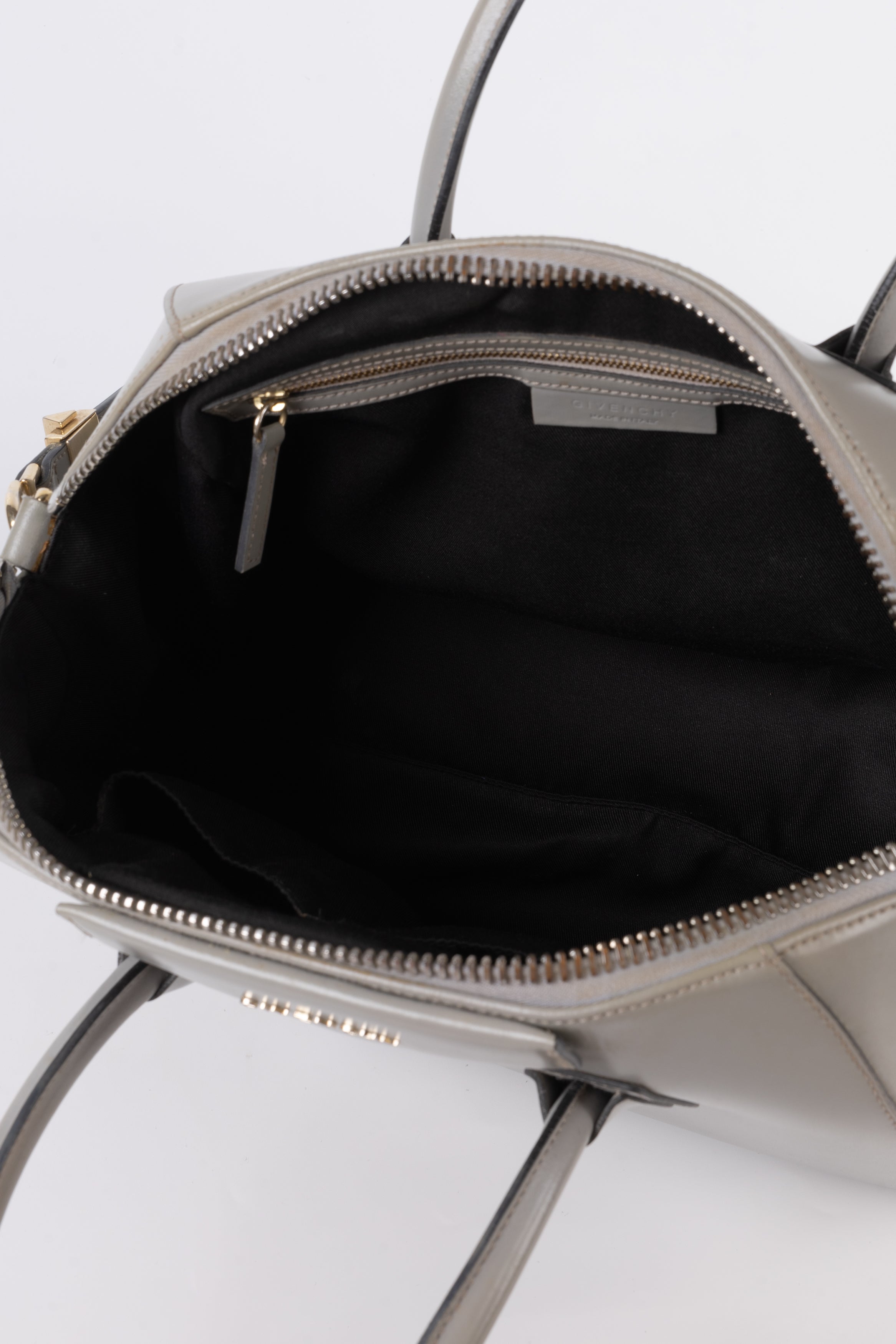 Givenchy Antigona Media Grigio Perlato