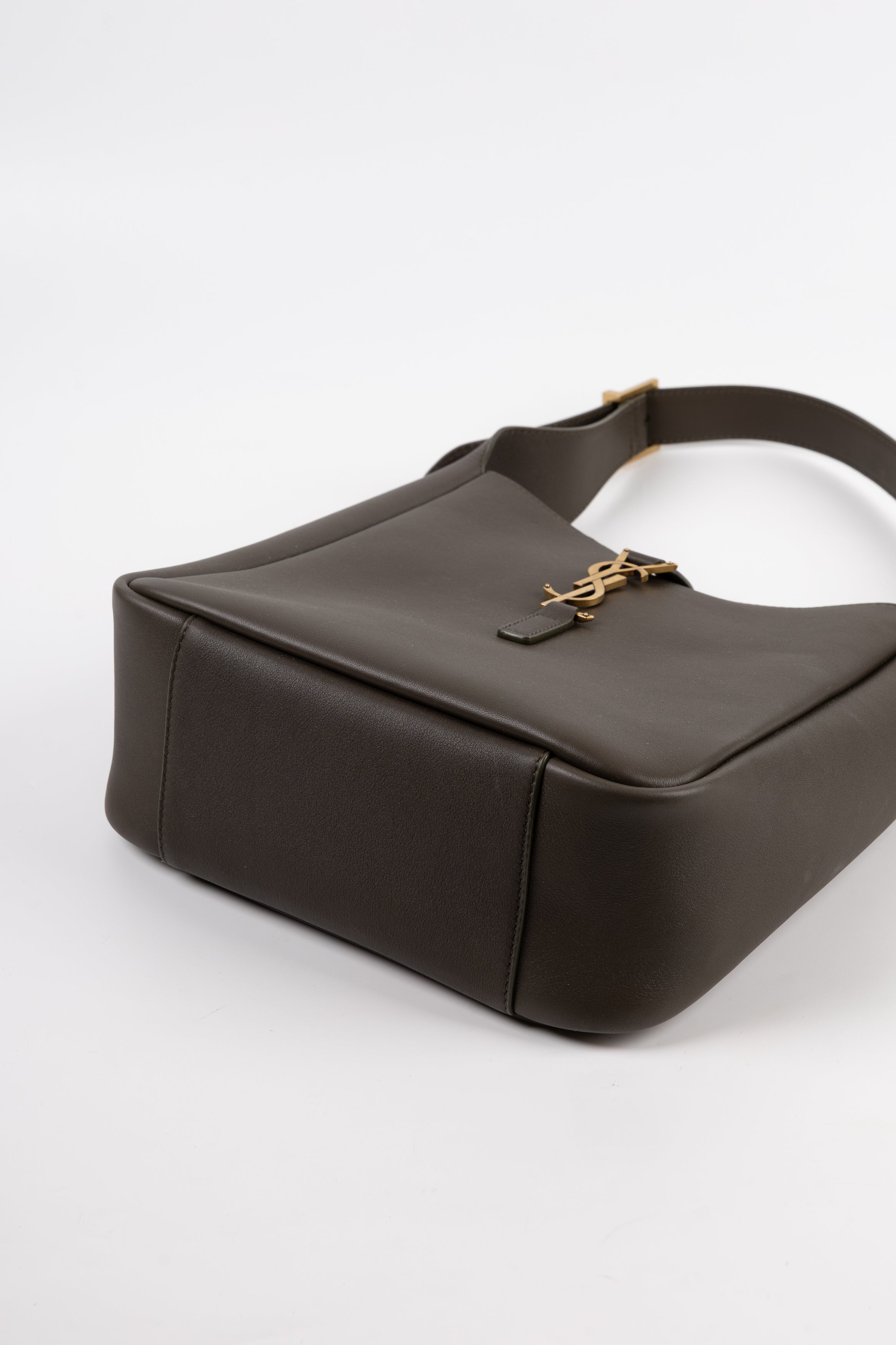Saint Laurent le 5 à 7 Small Morbida Pelle Martellata
