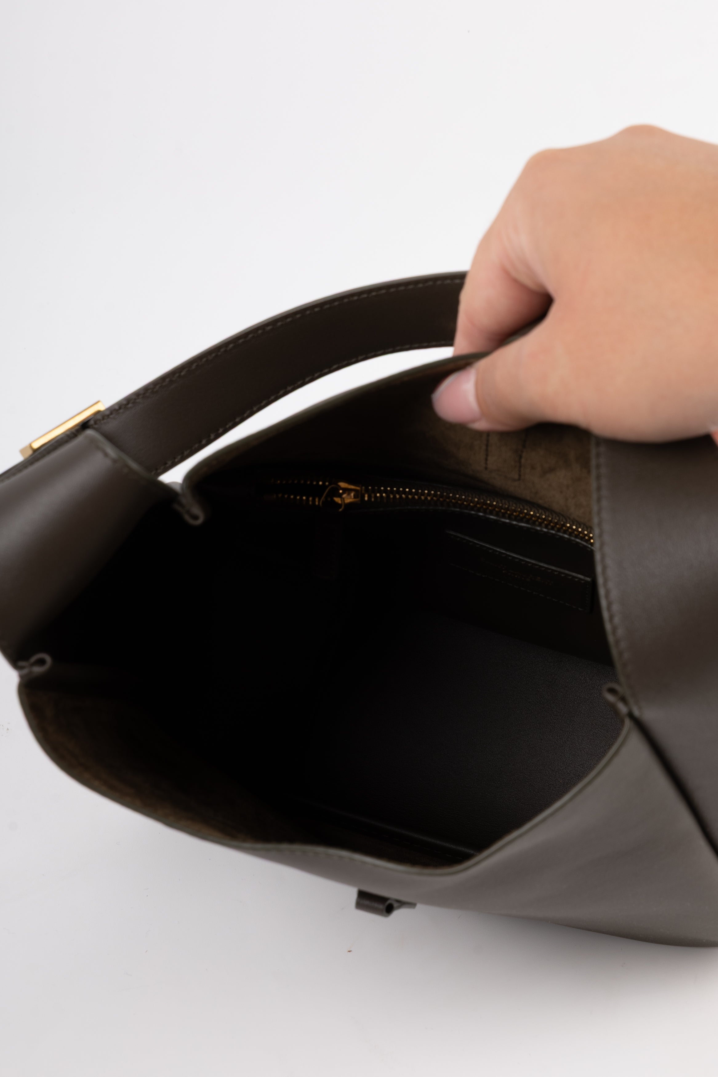 Saint Laurent le 5 à 7 Small Morbida Pelle Martellata