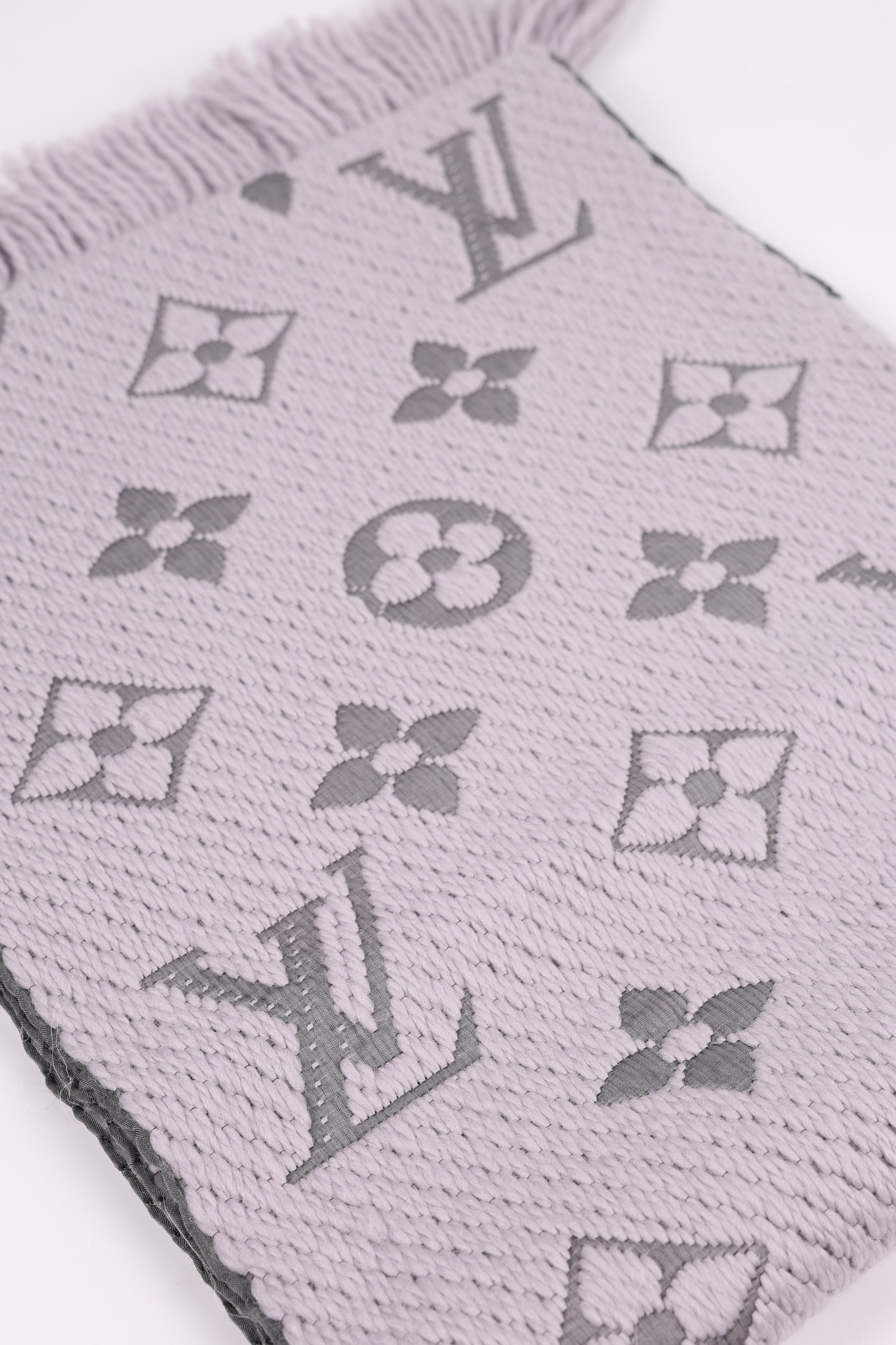 Louis Vuitton Sciarpa Monogram Grigia
