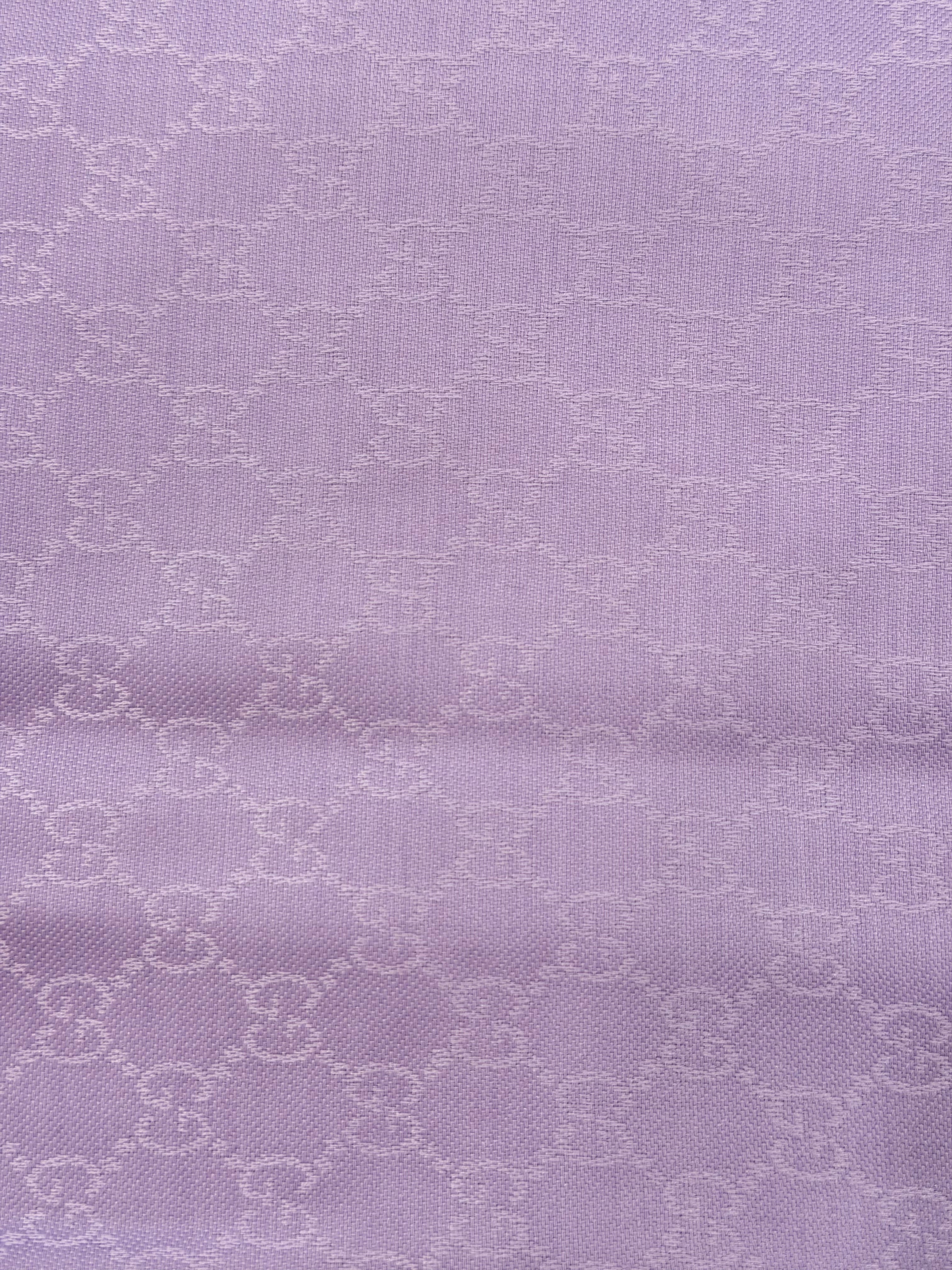 GUCCI STOLA GLICINE 19