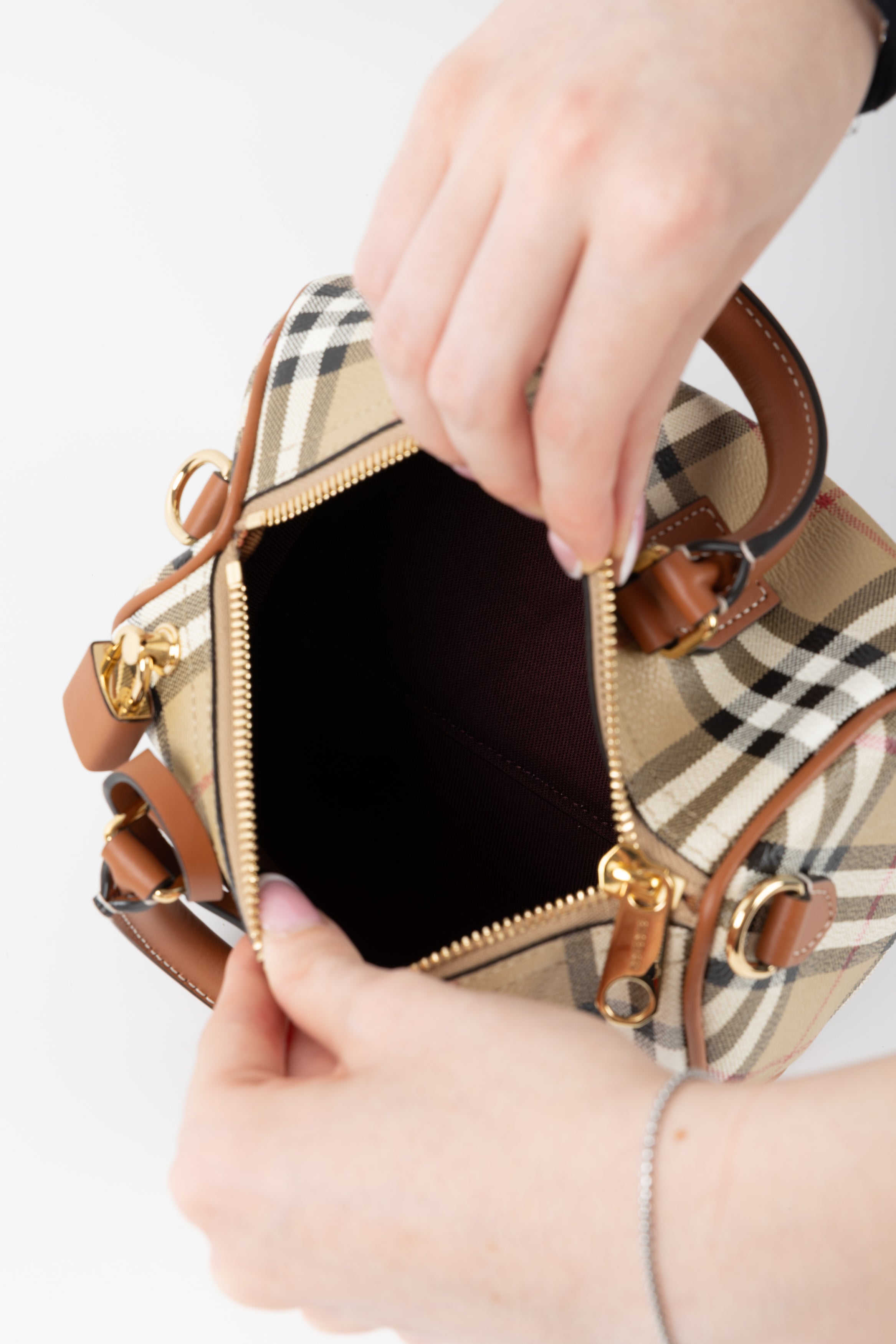 BURBERRY BAULETTO