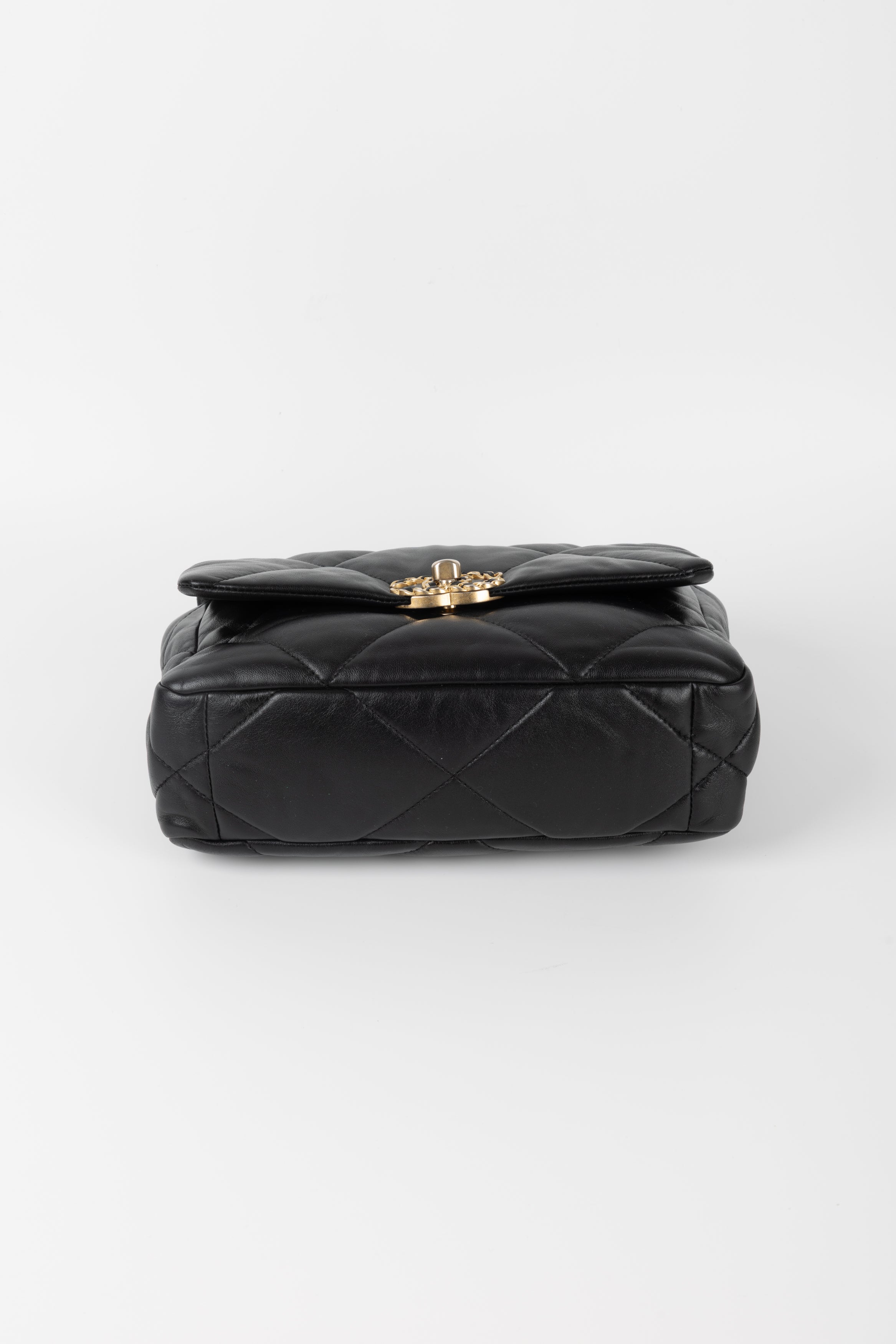 CHANEL 19 SMALL NERA