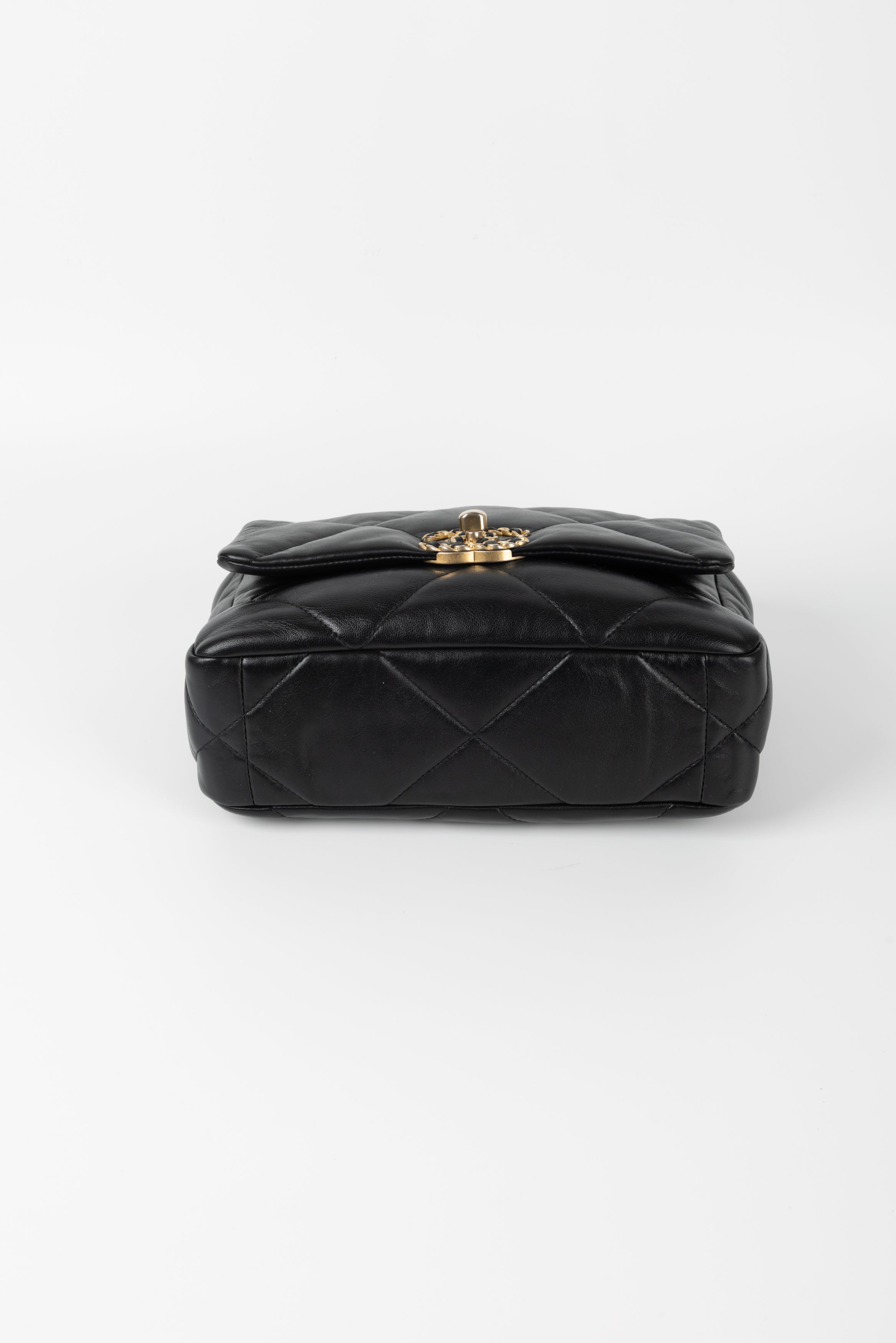CHANEL 19 SMALL NERA