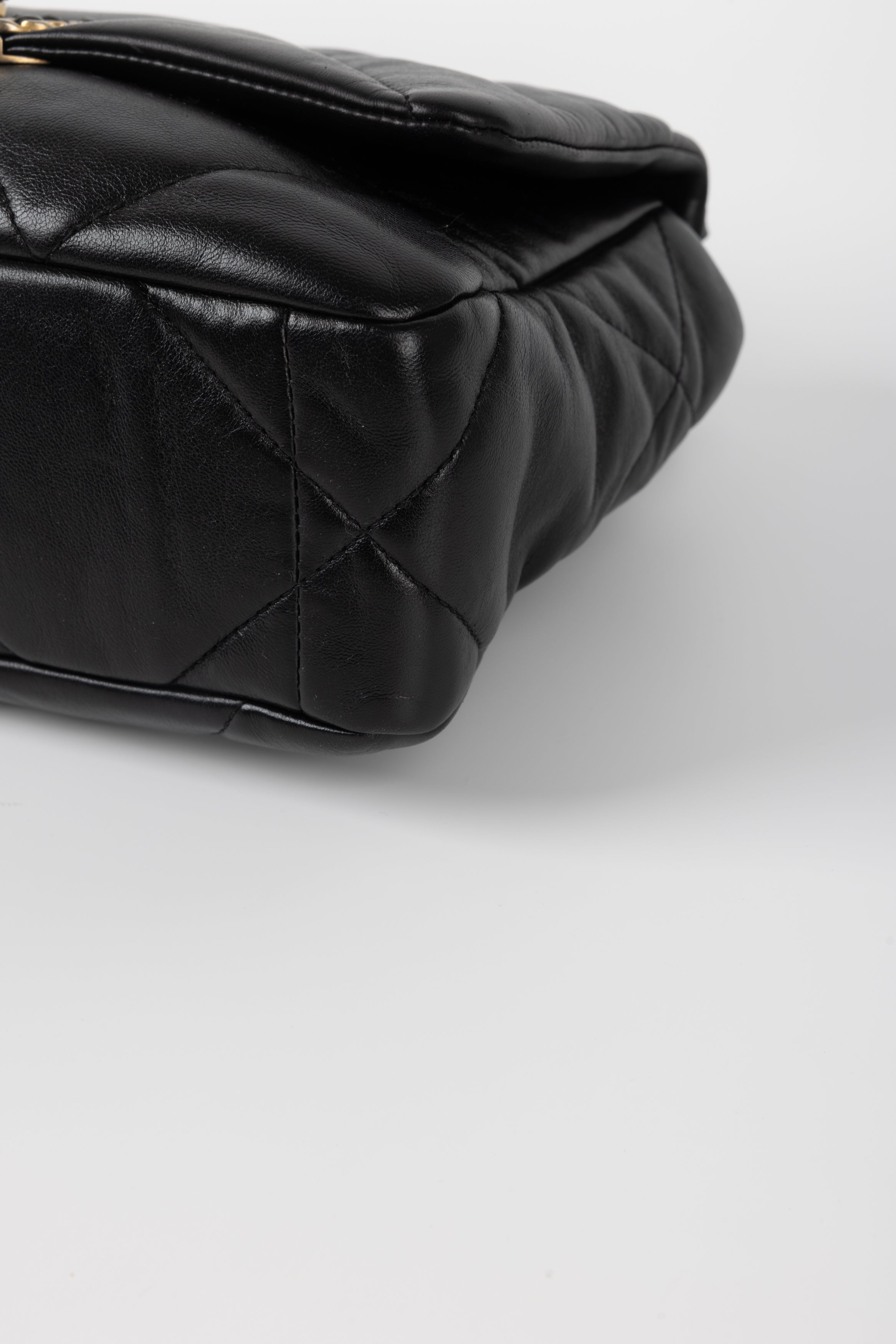 CHANEL 19 SMALL NERA