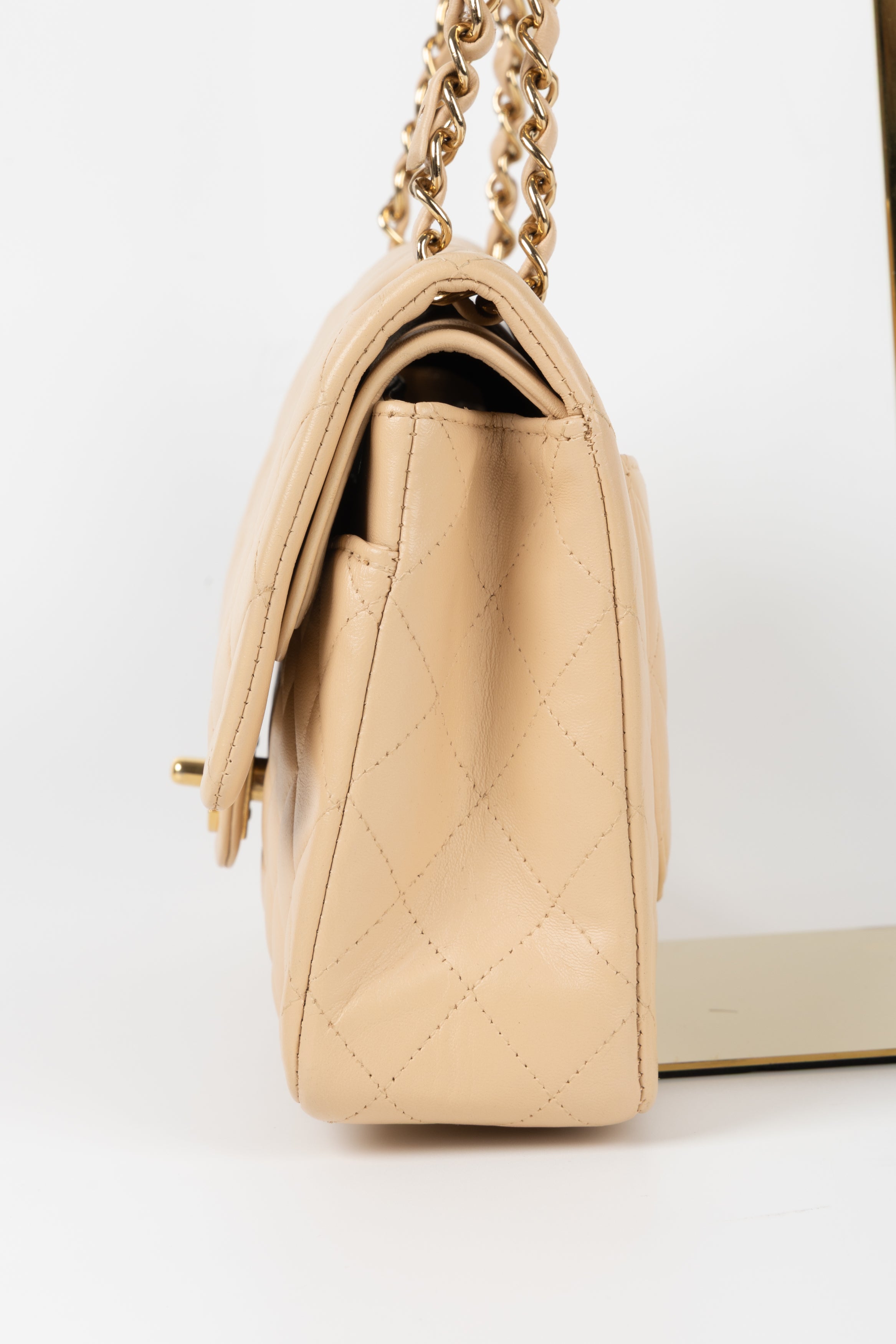 CHANEL 11.12 BEIGE/ORO