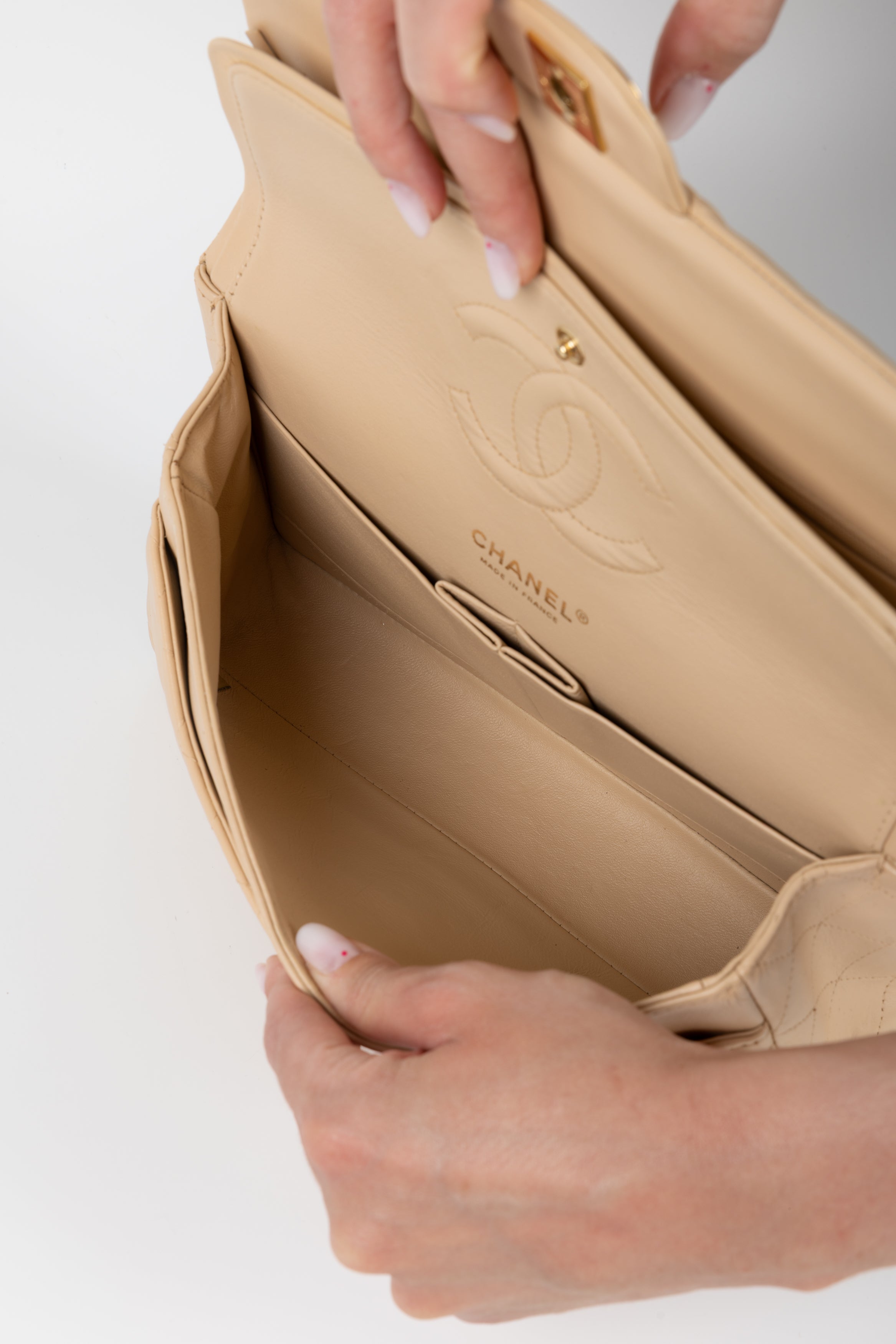 CHANEL 11.12 BEIGE/ORO