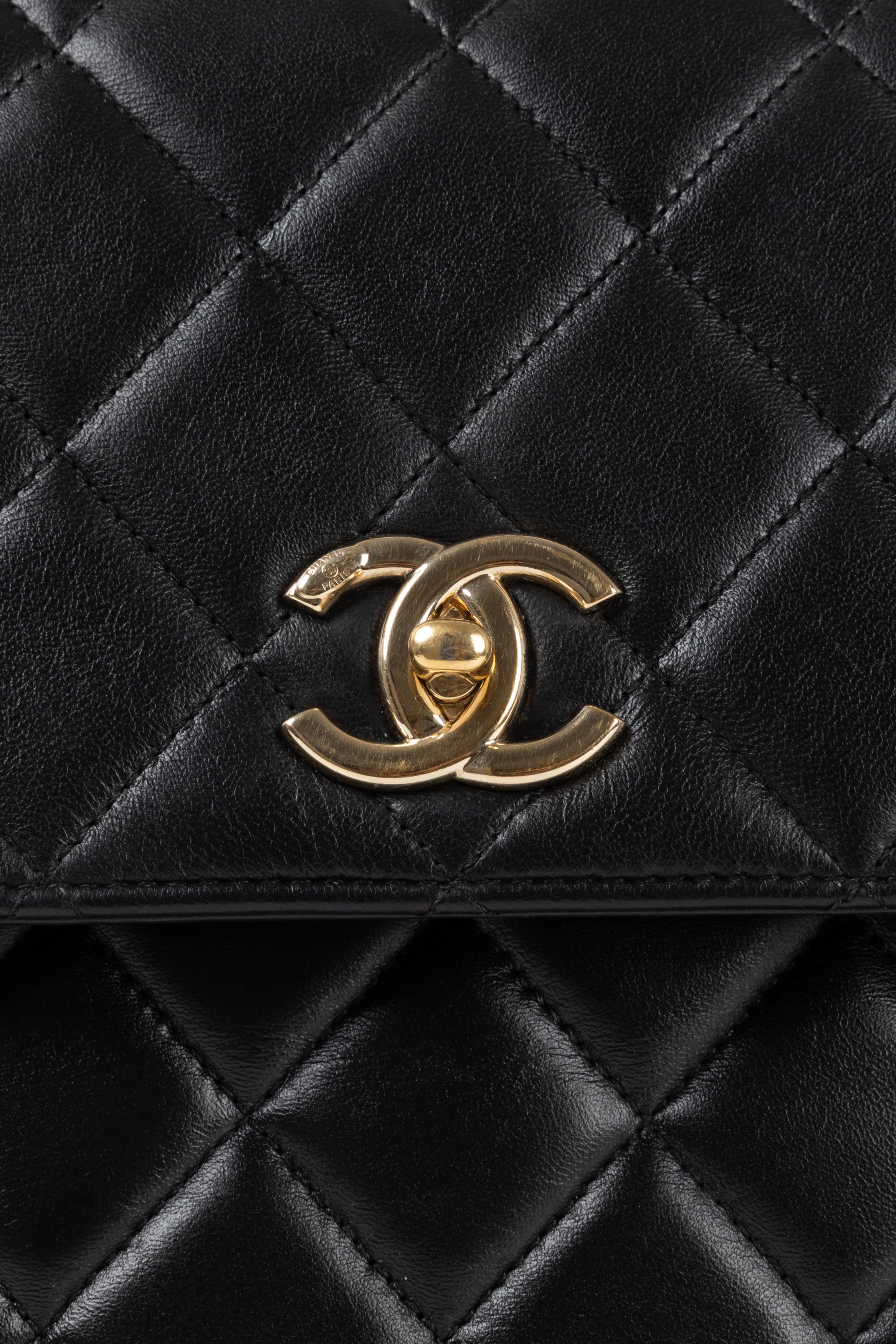 CHANEL MAXI MANICO NERA