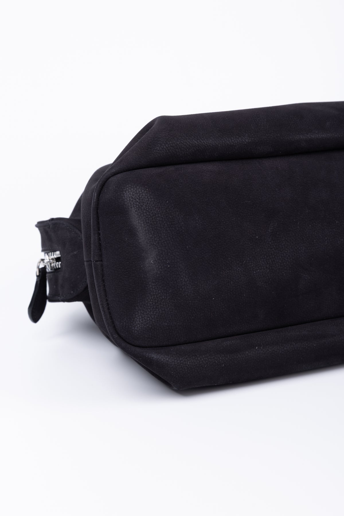 THE ROW BORSA AGNES 12 MEDIUM IN CAMOSCIO NERO