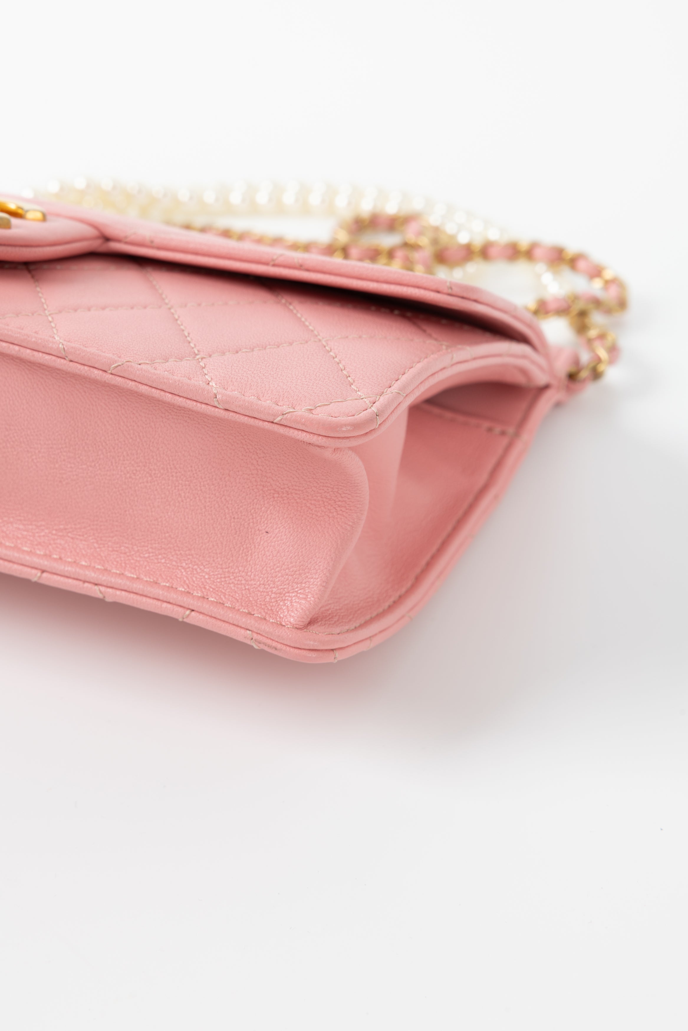 CHANEL PEARL CHAIN FLAP ROSA