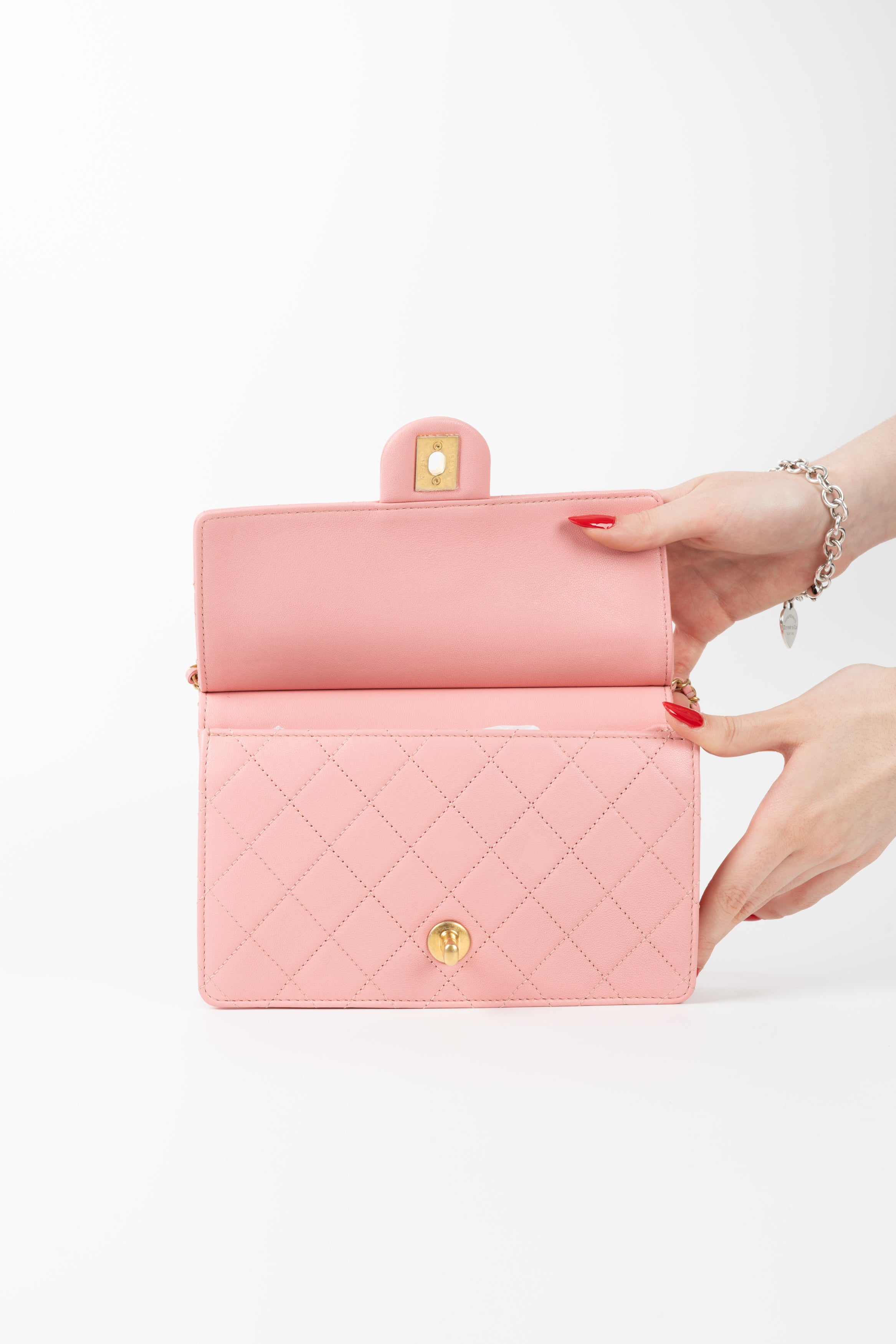 CHANEL PEARL CHAIN FLAP ROSA