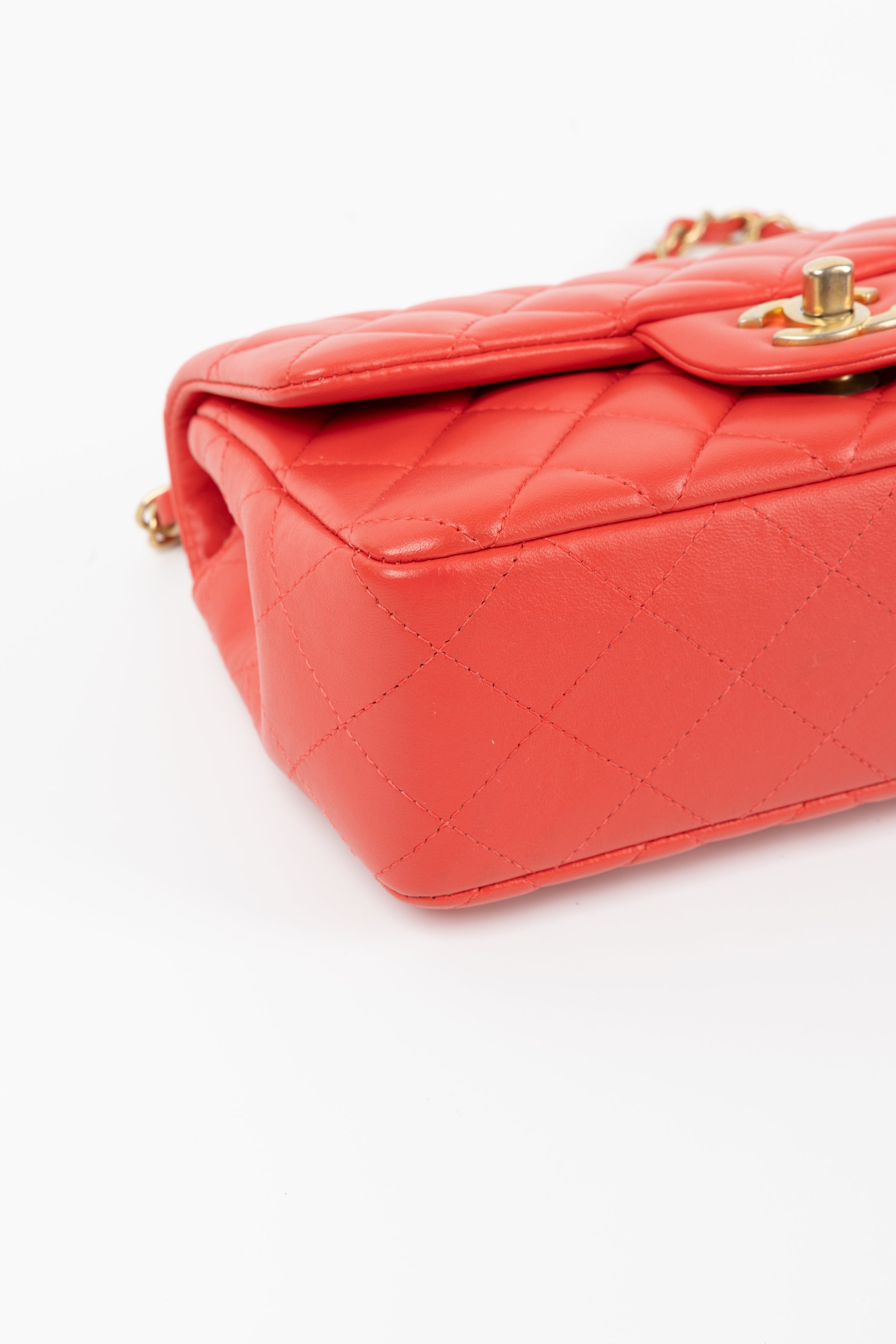 CHANEL RECTANGULAR CORALLO (RISERVATA)