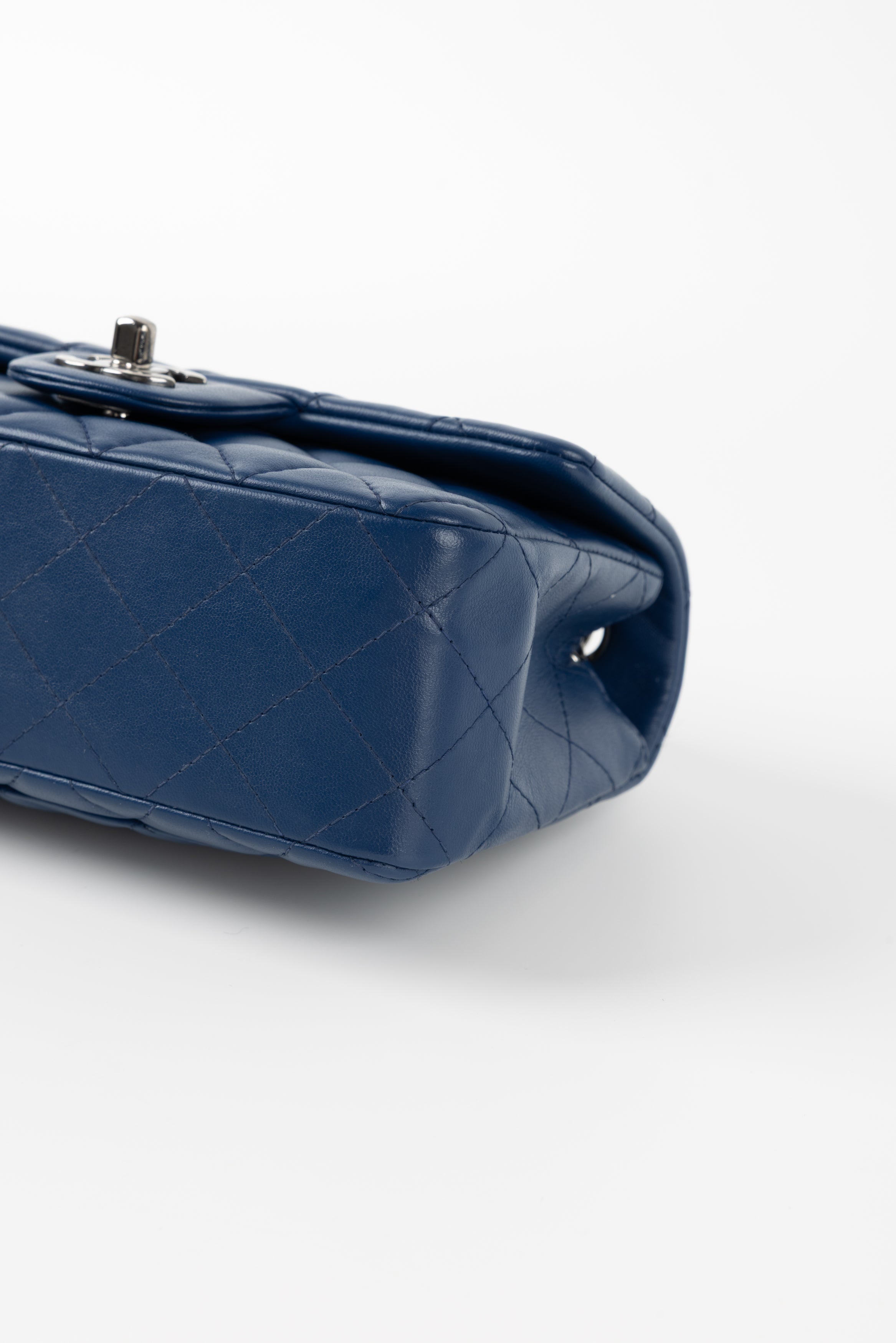 CHANEL RECTANGULAR BLU