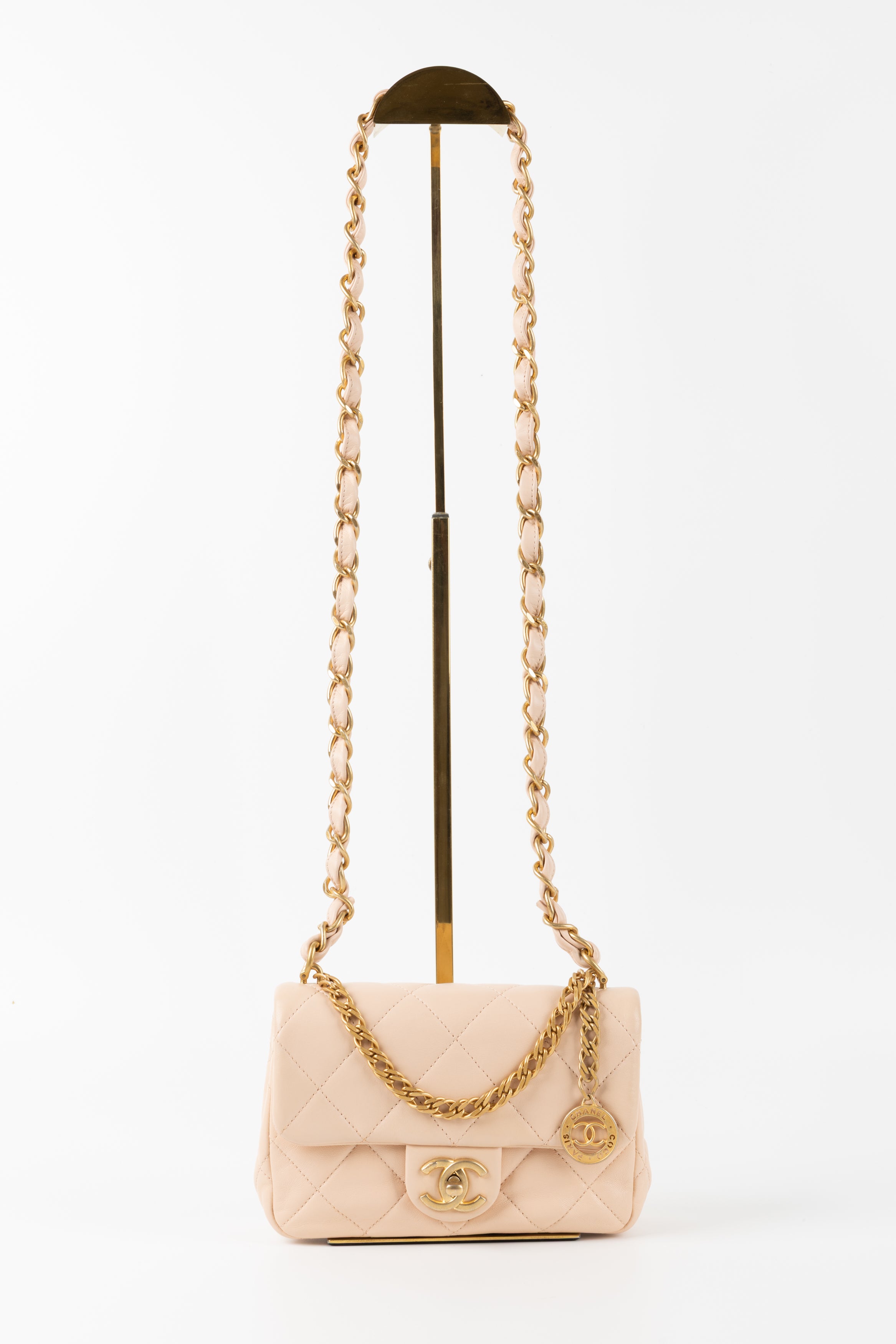 CHANEL 19 FLAP