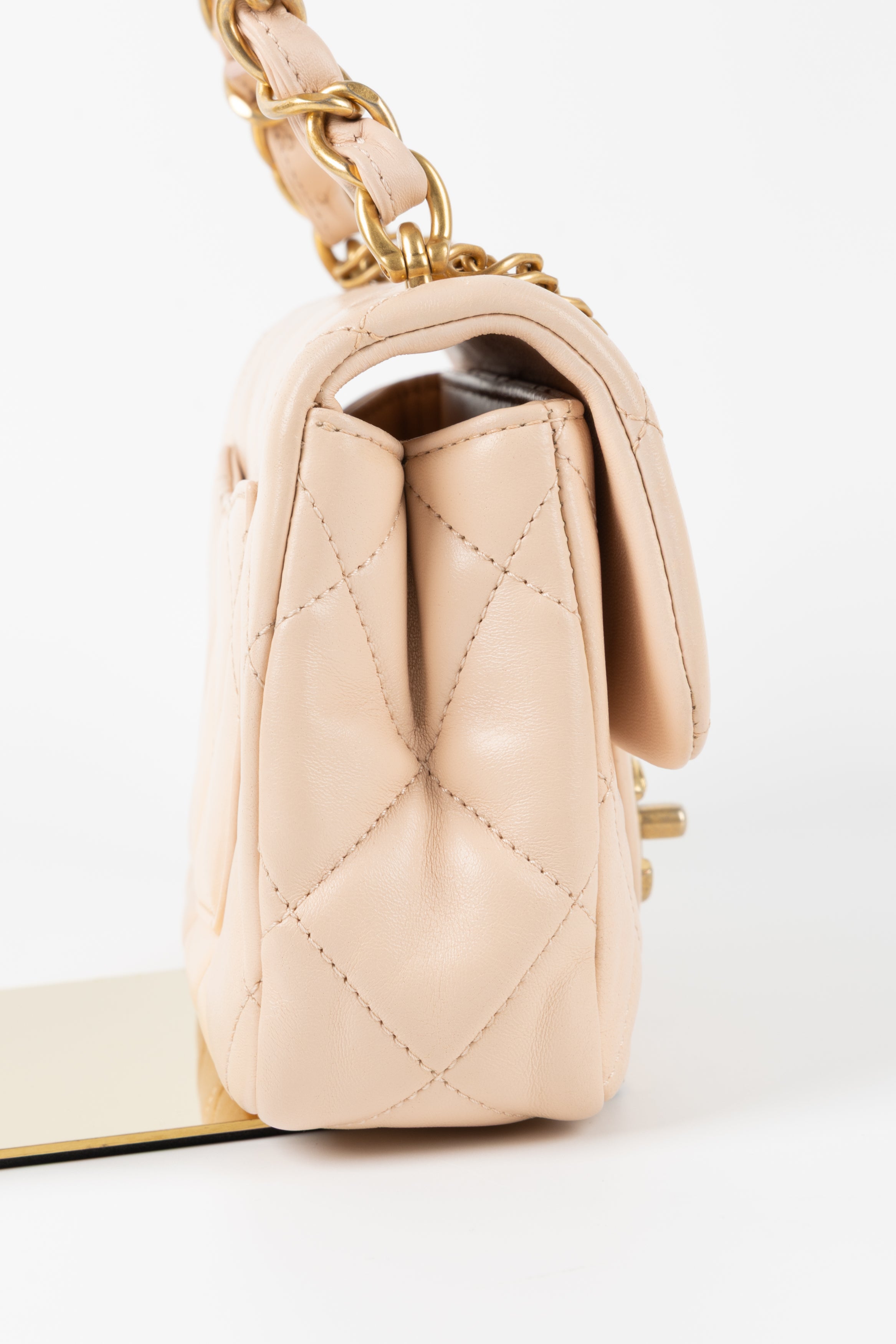 CHANEL 19 FLAP