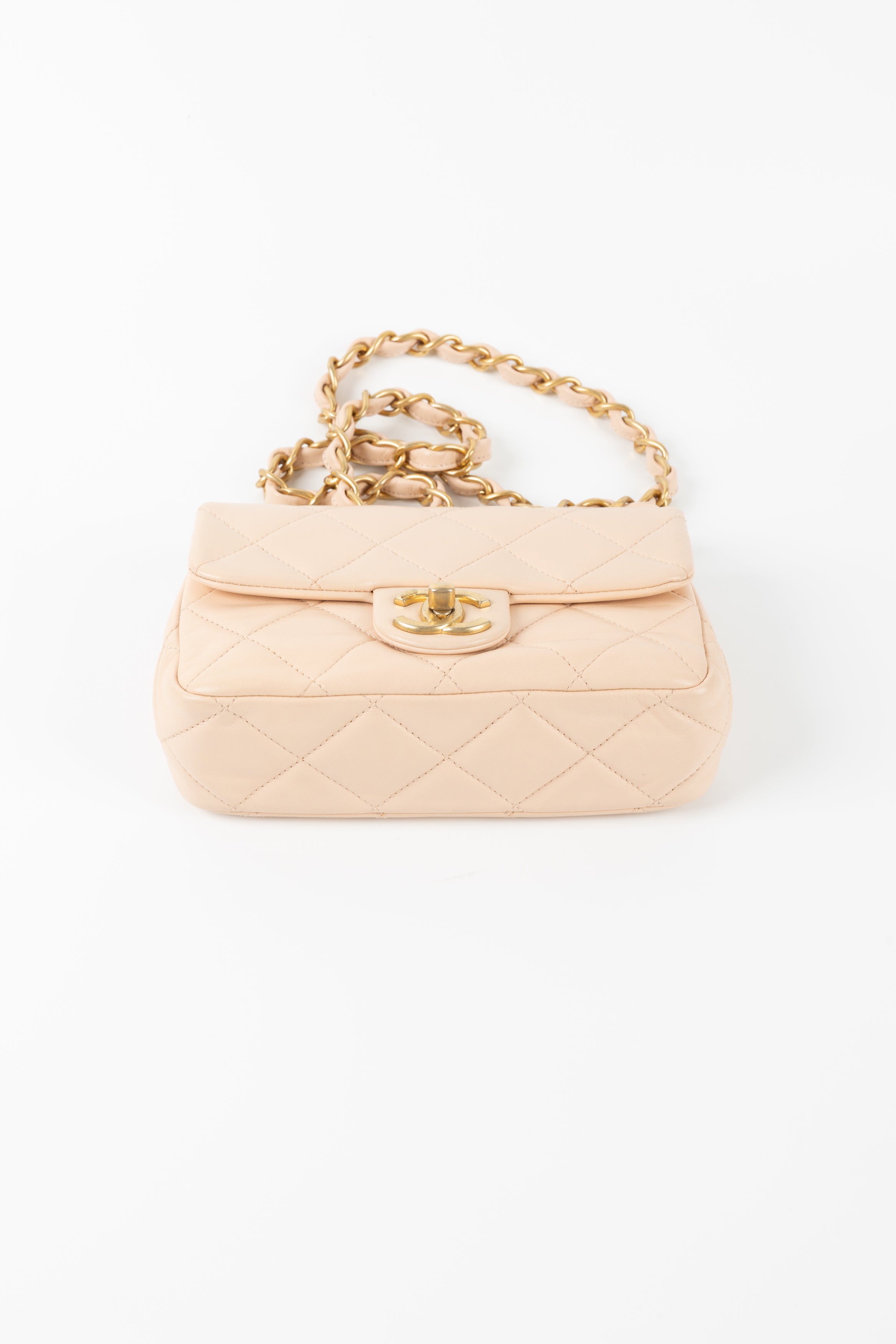 CHANEL 19 FLAP