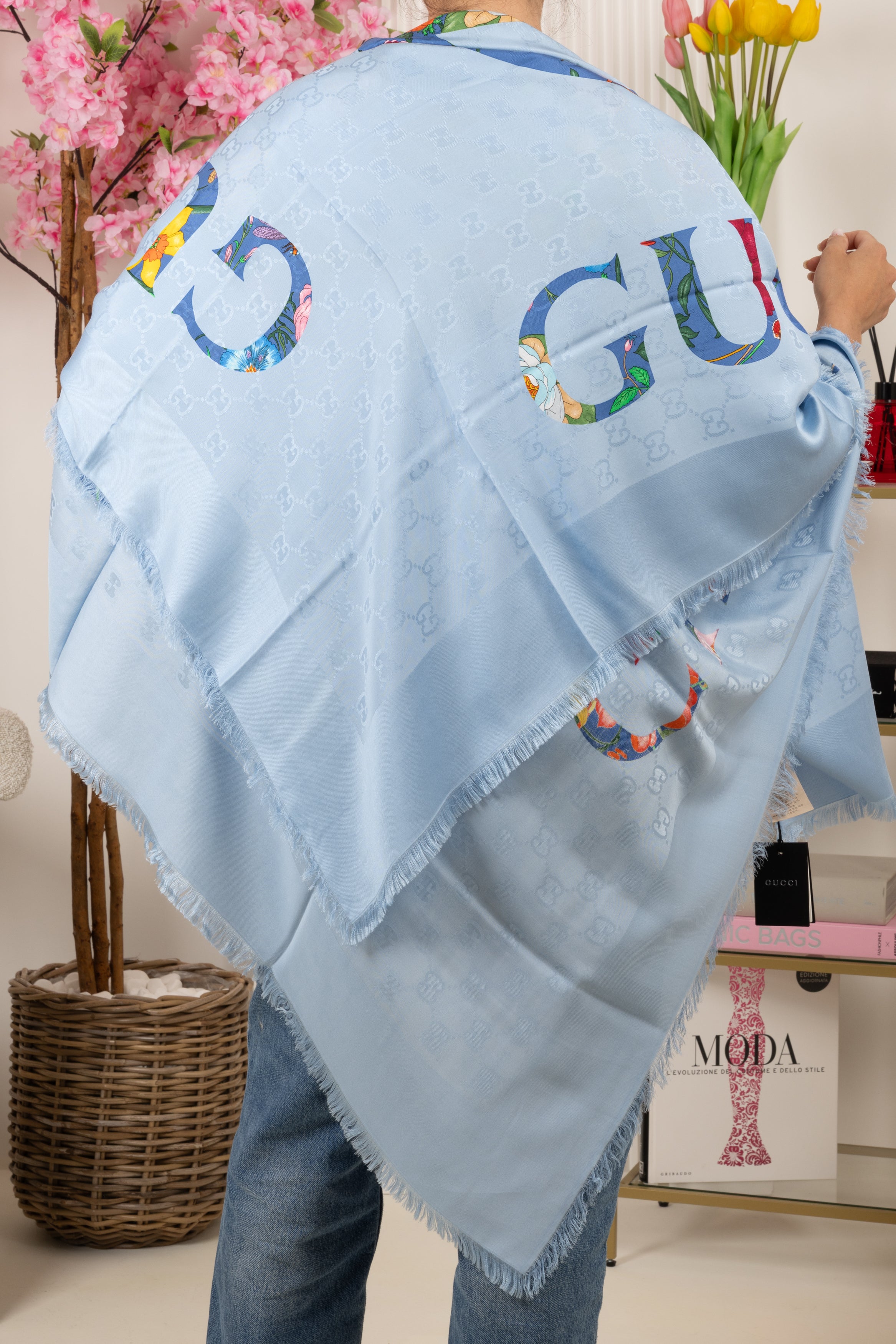 GUCCI STOLA AZZURRA FIORI 11