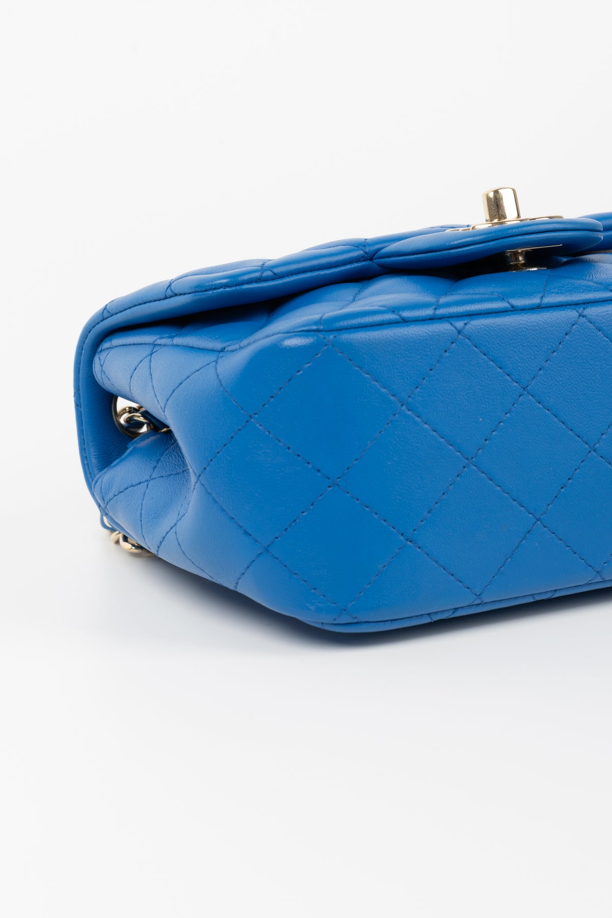 CHANEL MINI SQUARE BLU