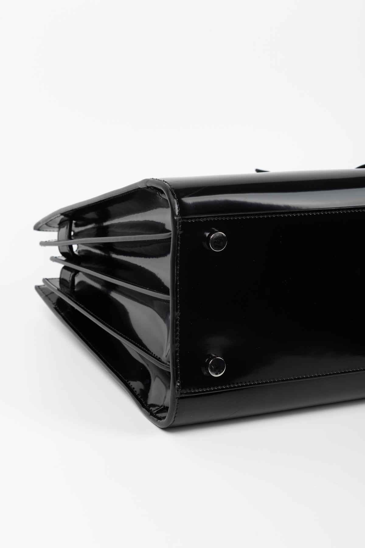SAINT LAURENT SAC DE JOUR IN VERNICE NERA