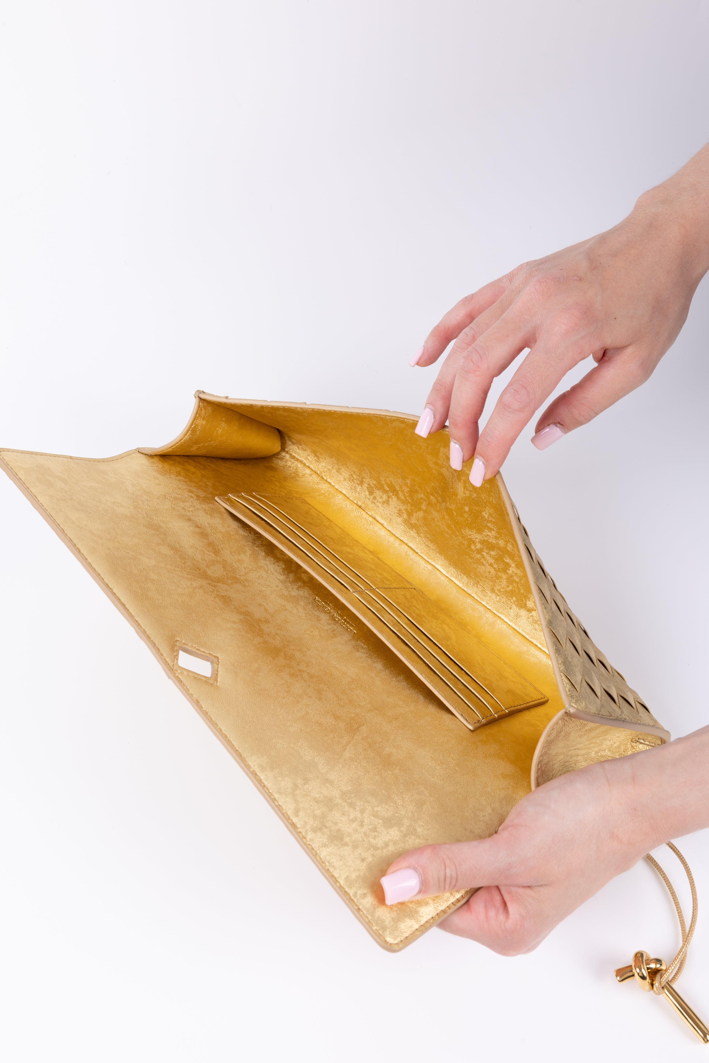 BOTTEGA VENETA ANDIAMO CLUTCH ORO OPACA
