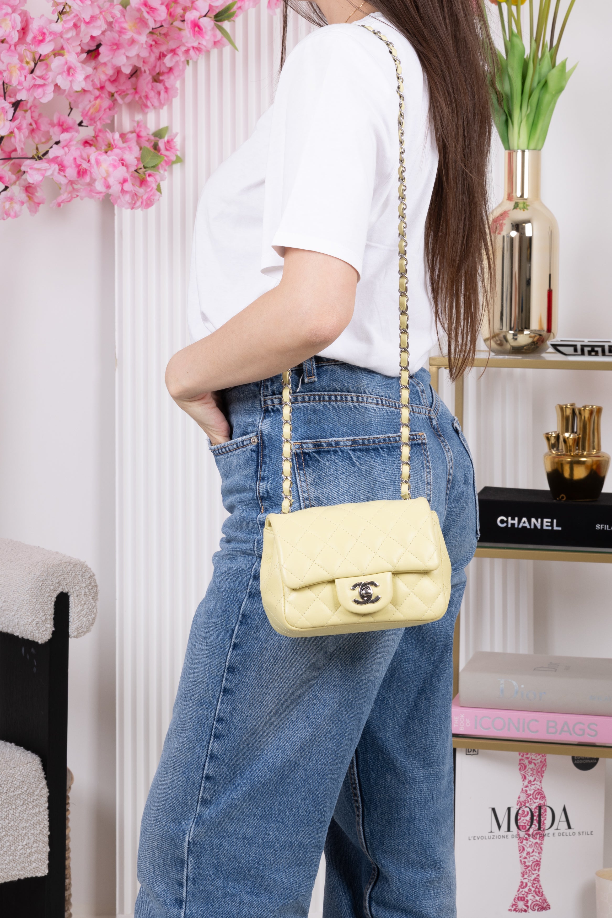 CHANEL MINI SQUARE GIALLA