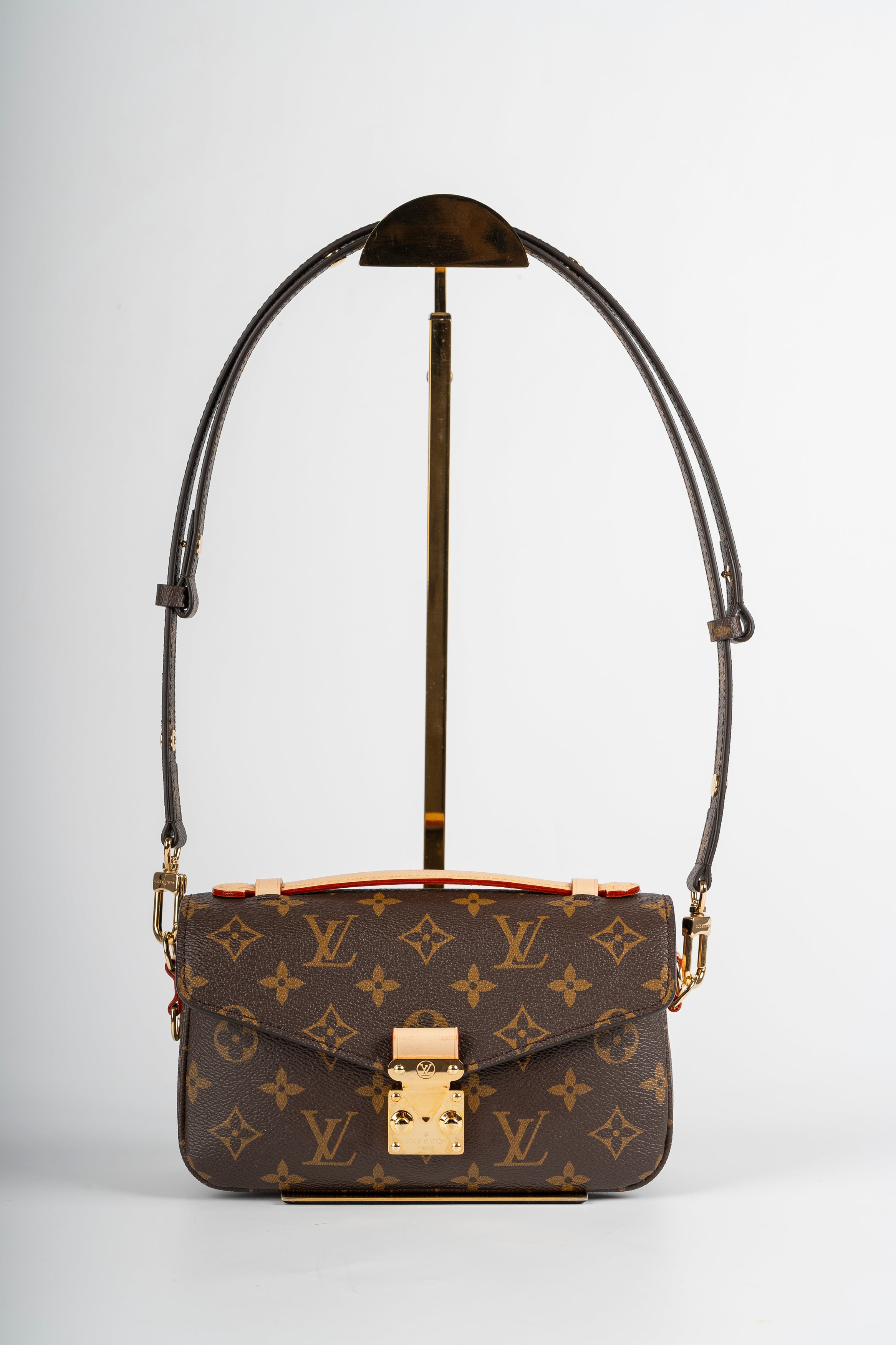 Louis Vuitton Pochette Métis East West Monogram