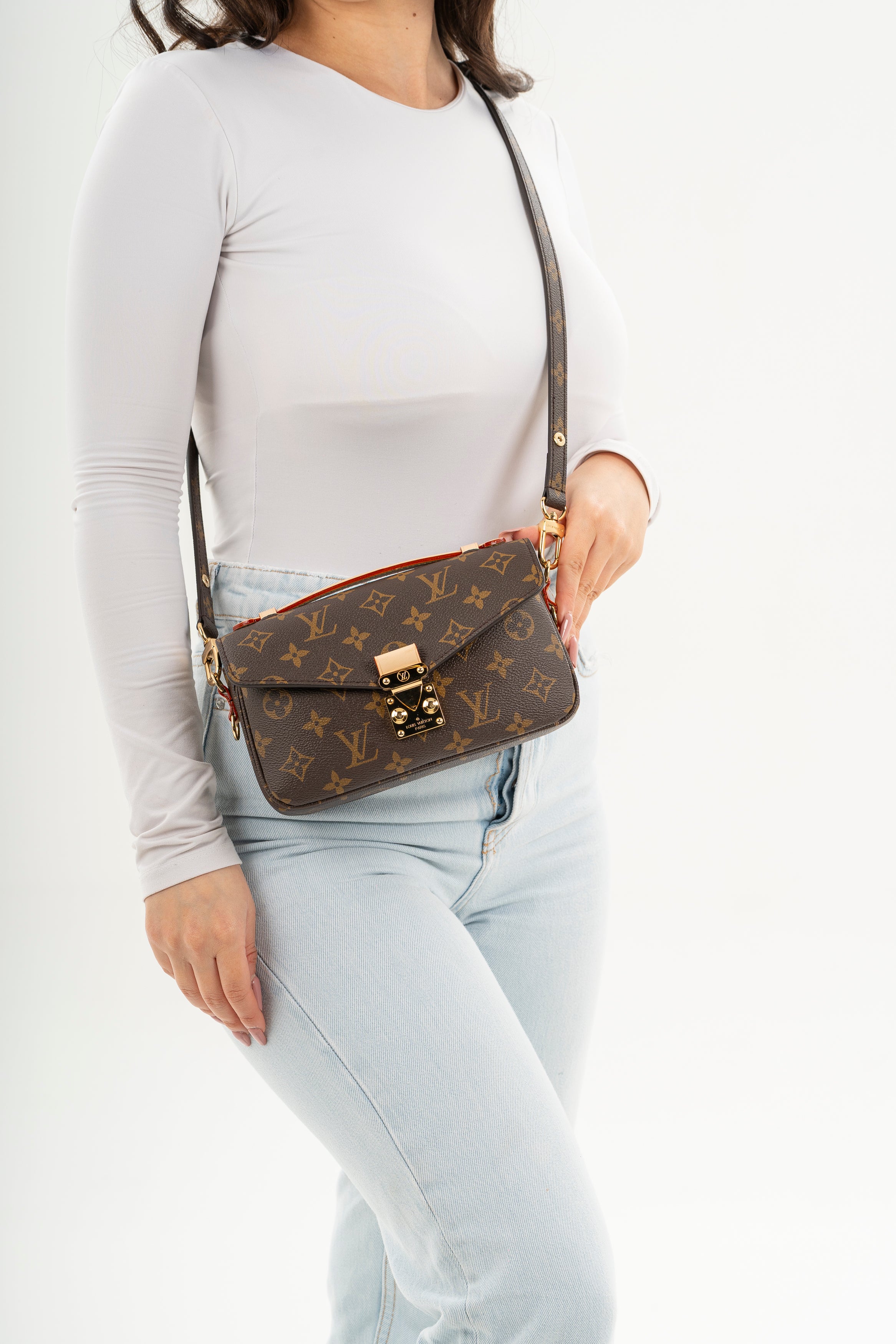 Louis Vuitton Pochette Métis East West Monogram