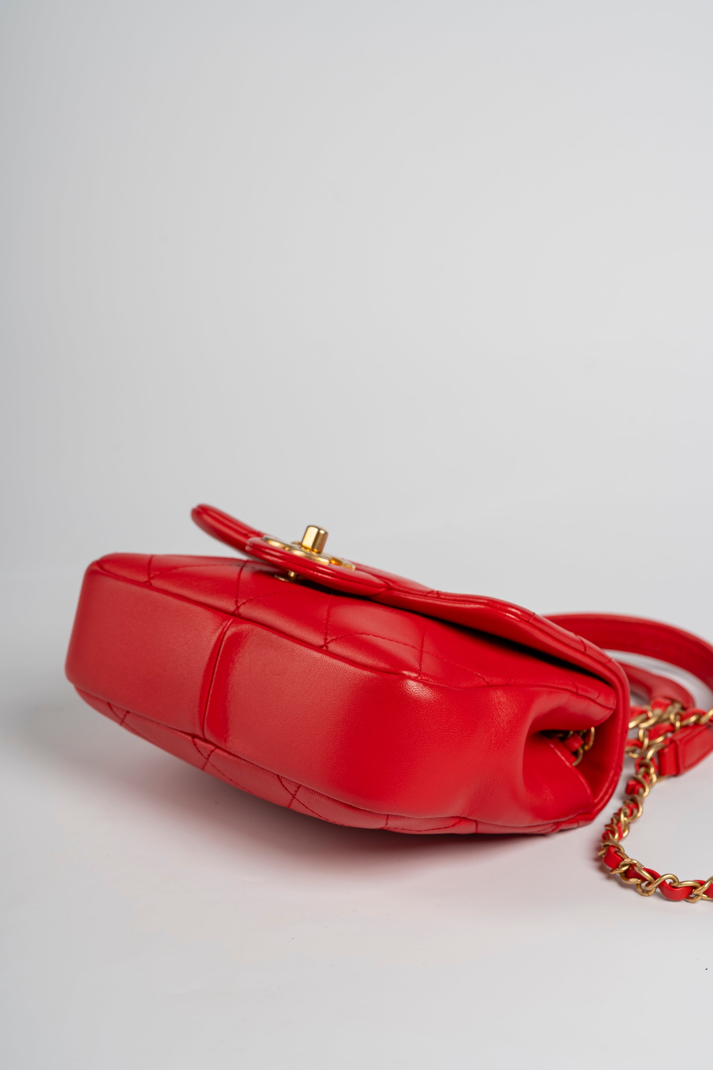 Chanel in The Loop Mini Rosso