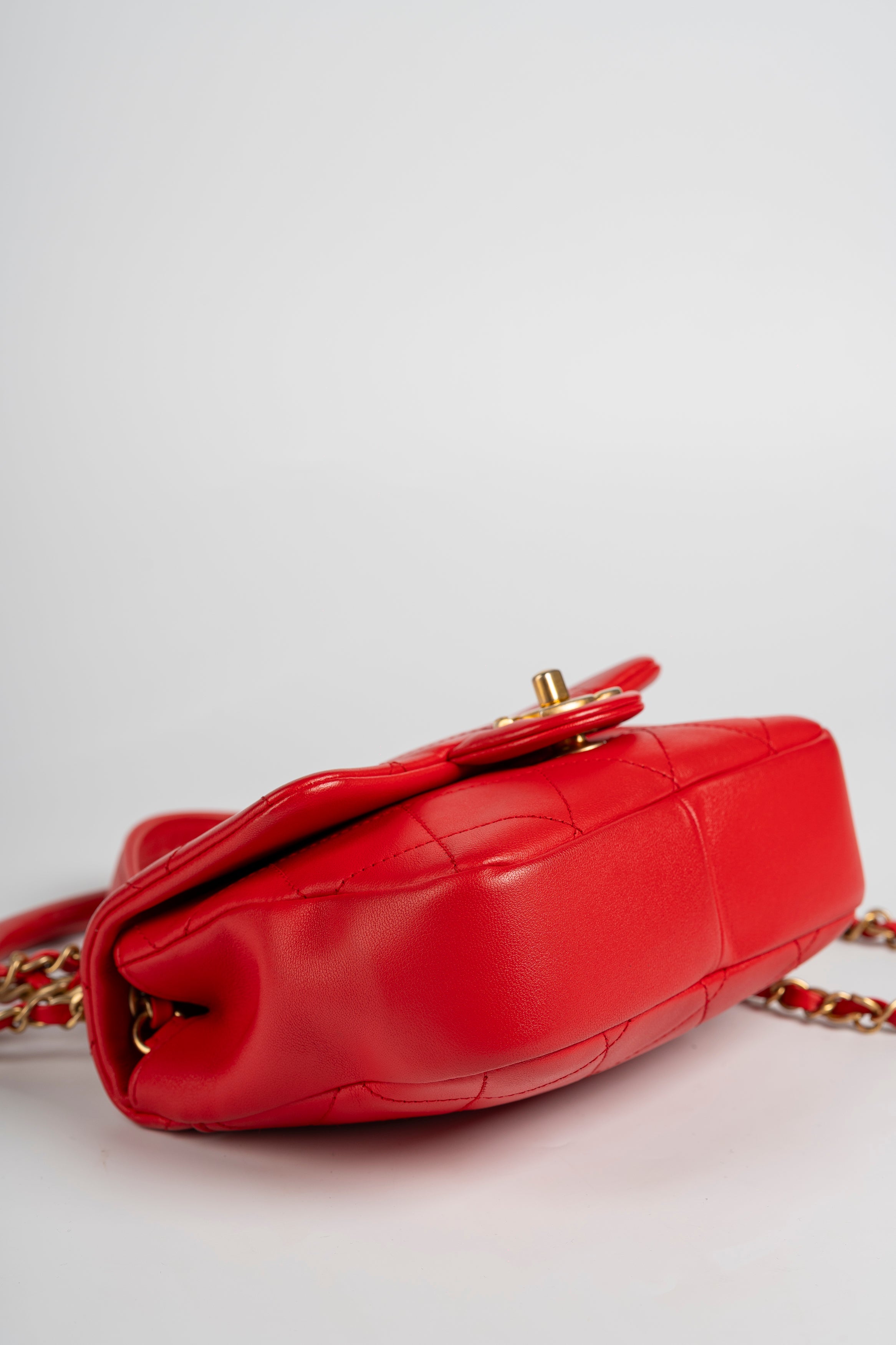 Chanel in The Loop Mini Rosso
