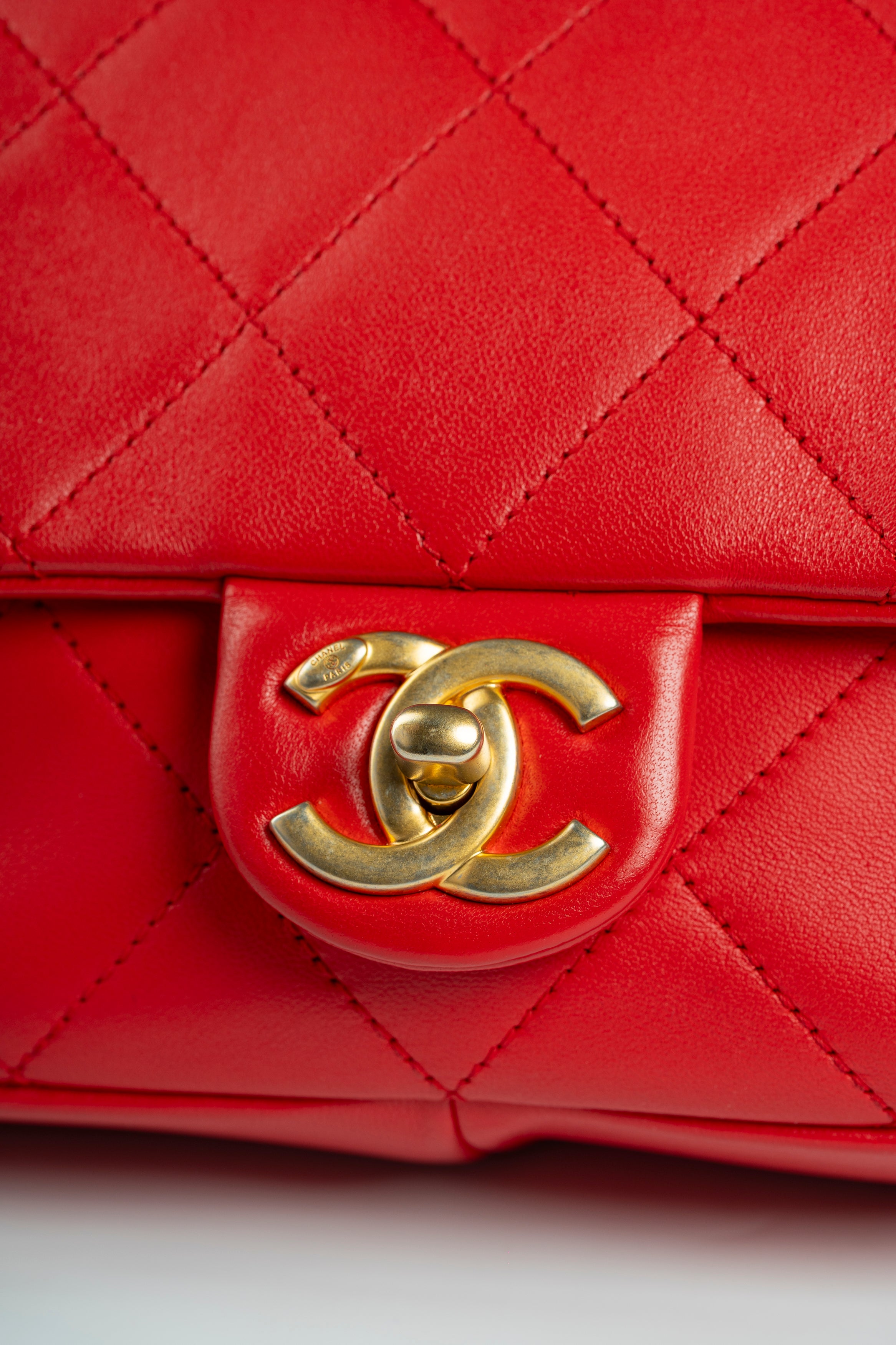 Chanel in The Loop Mini Rosso