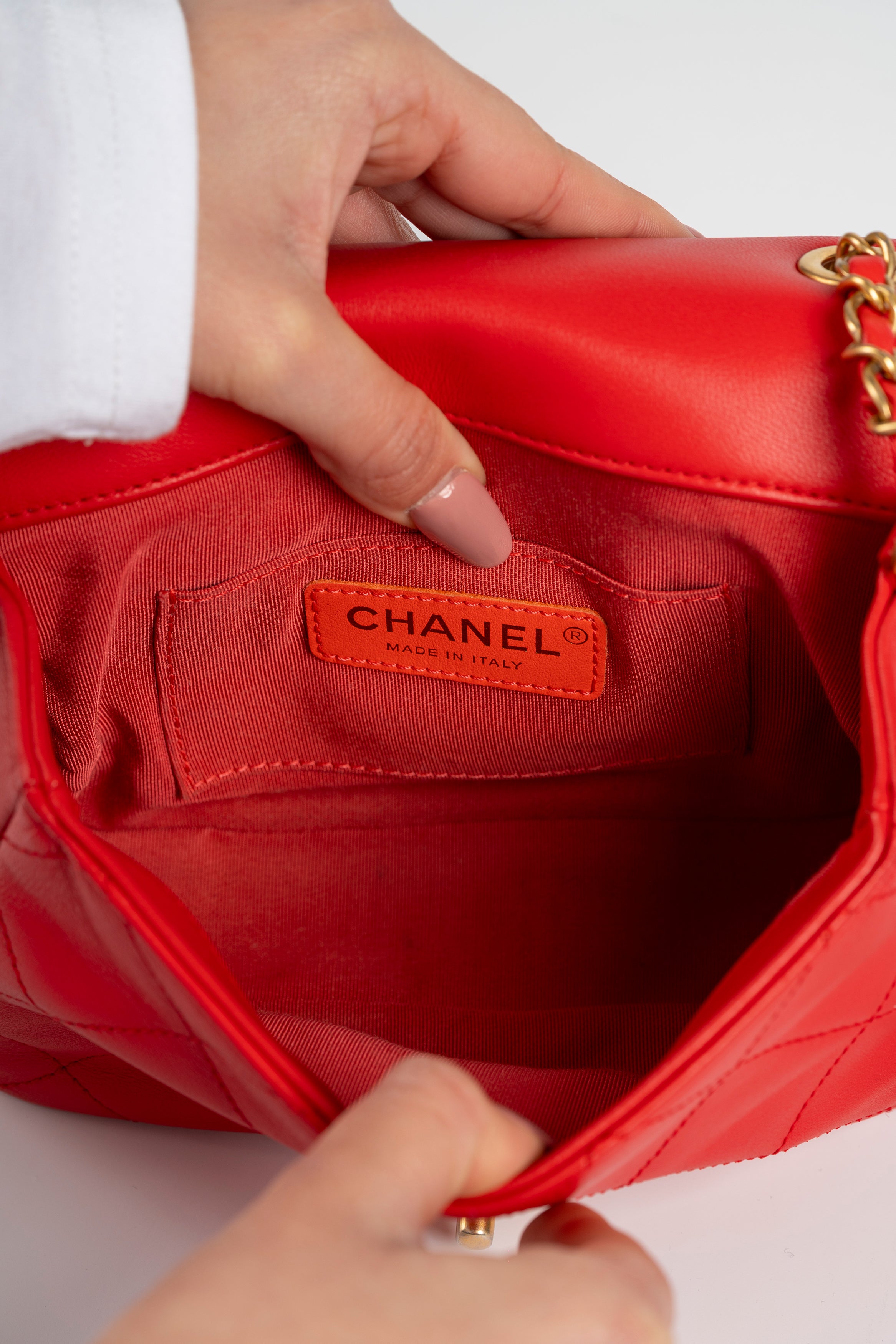 Chanel in The Loop Mini Rosso