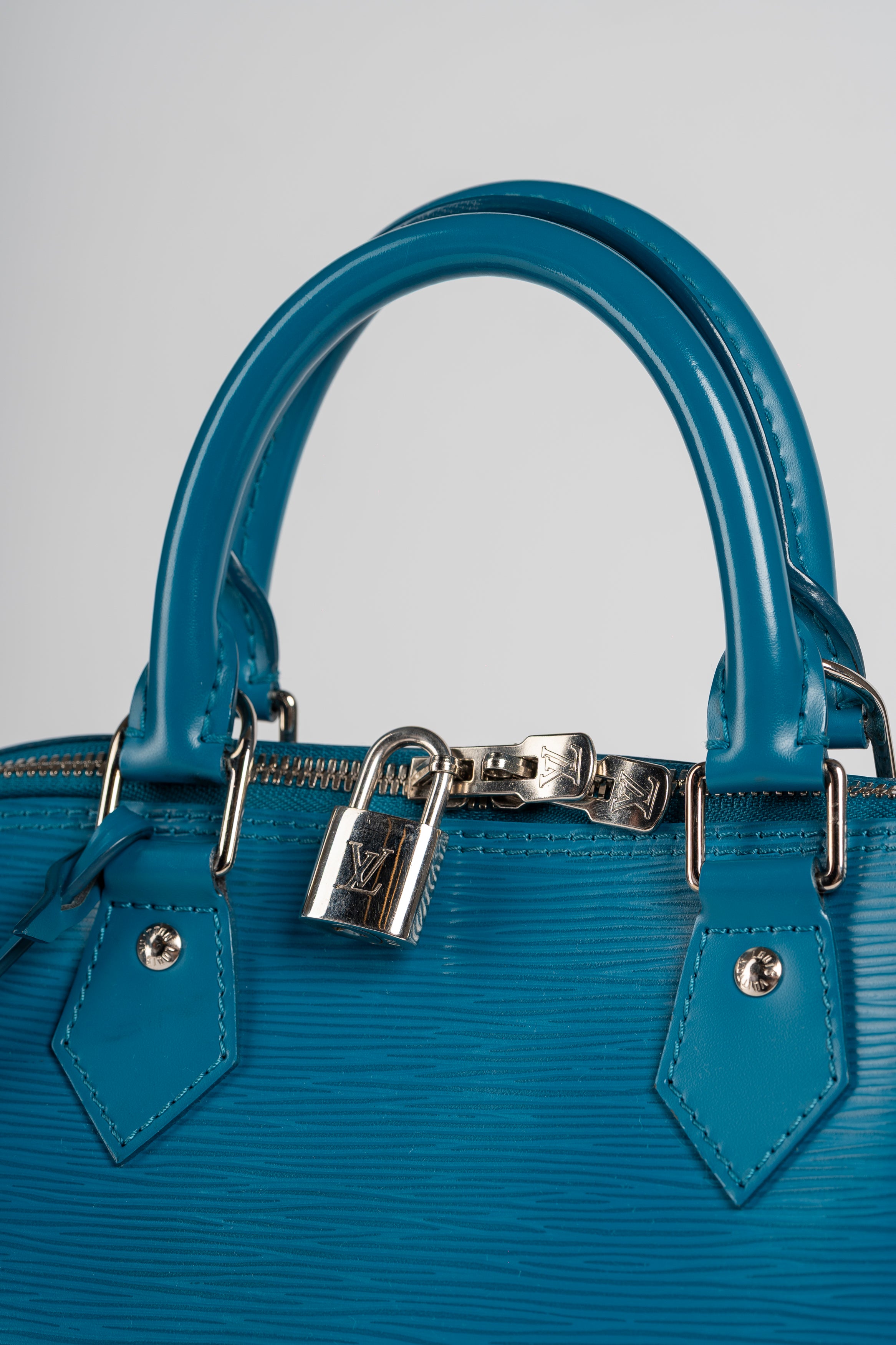 Louis Vuitton Alma PM epi Petrolio