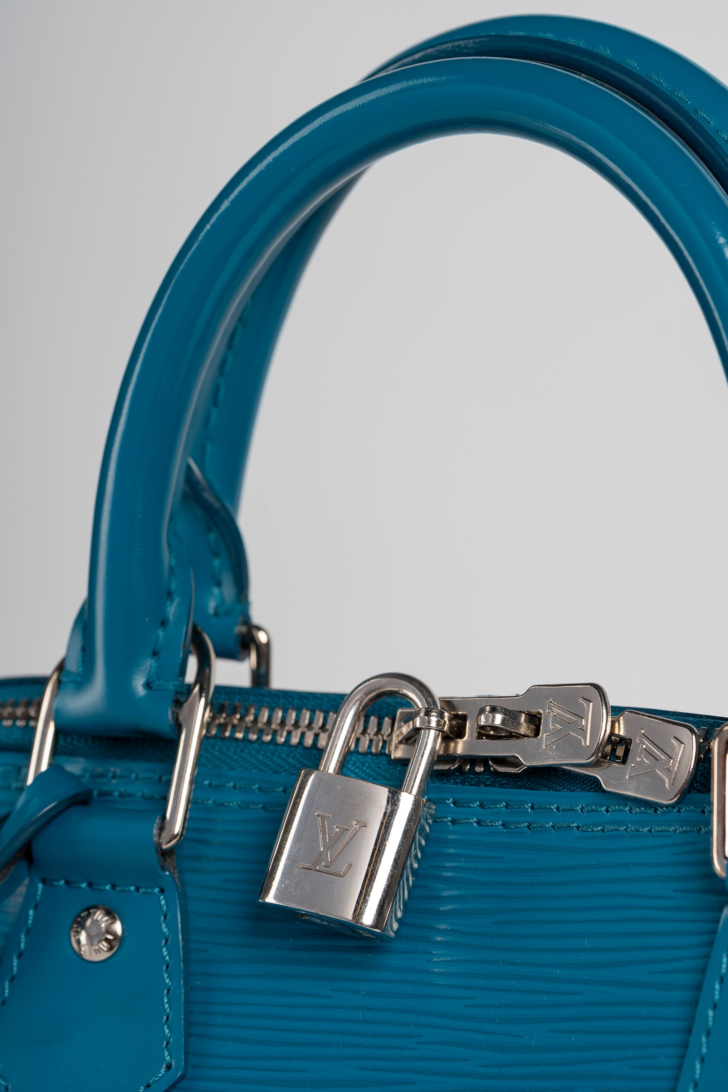 Louis Vuitton Alma PM epi Petrolio