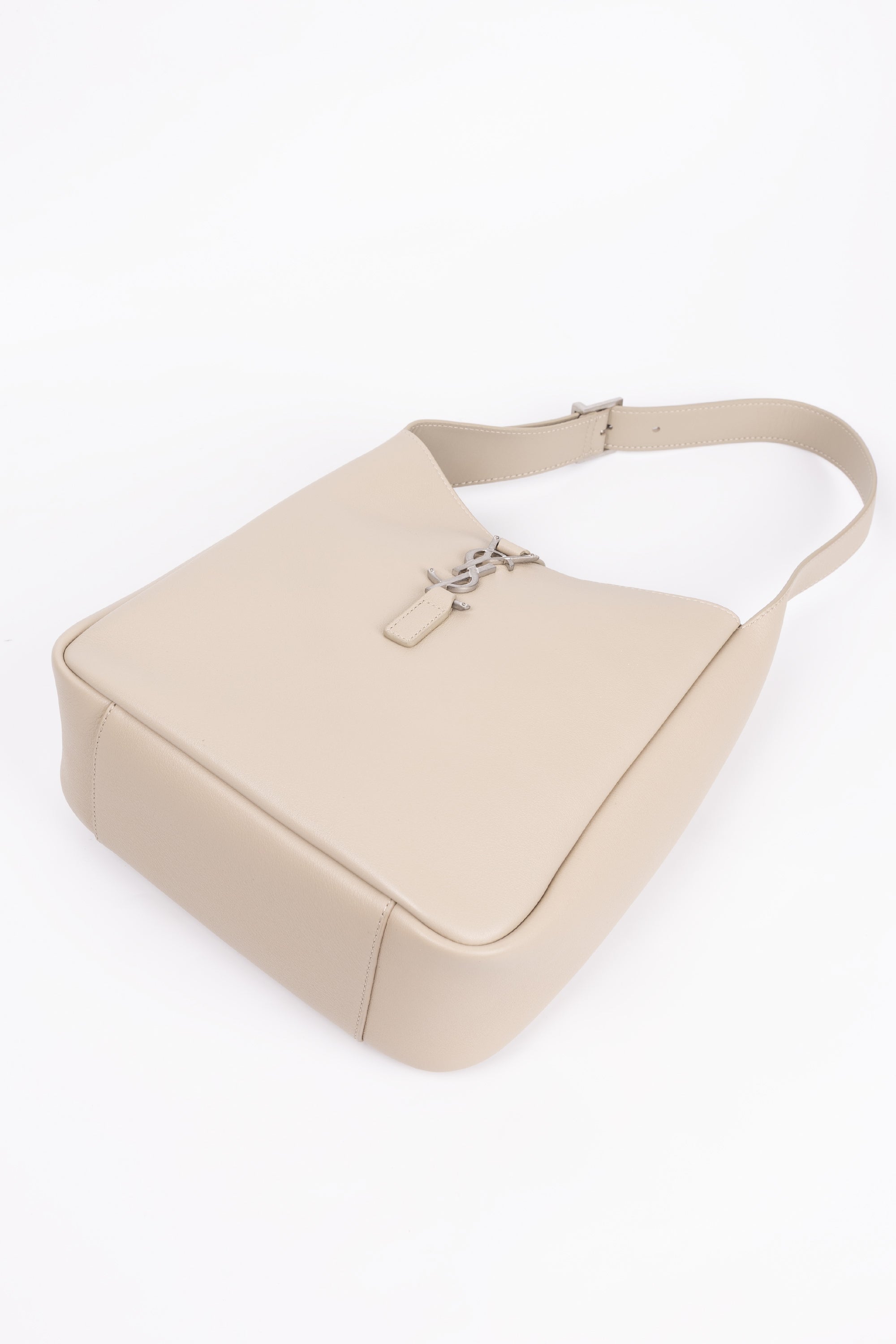 Saint Laurent Le 5 à 7 ecru Small