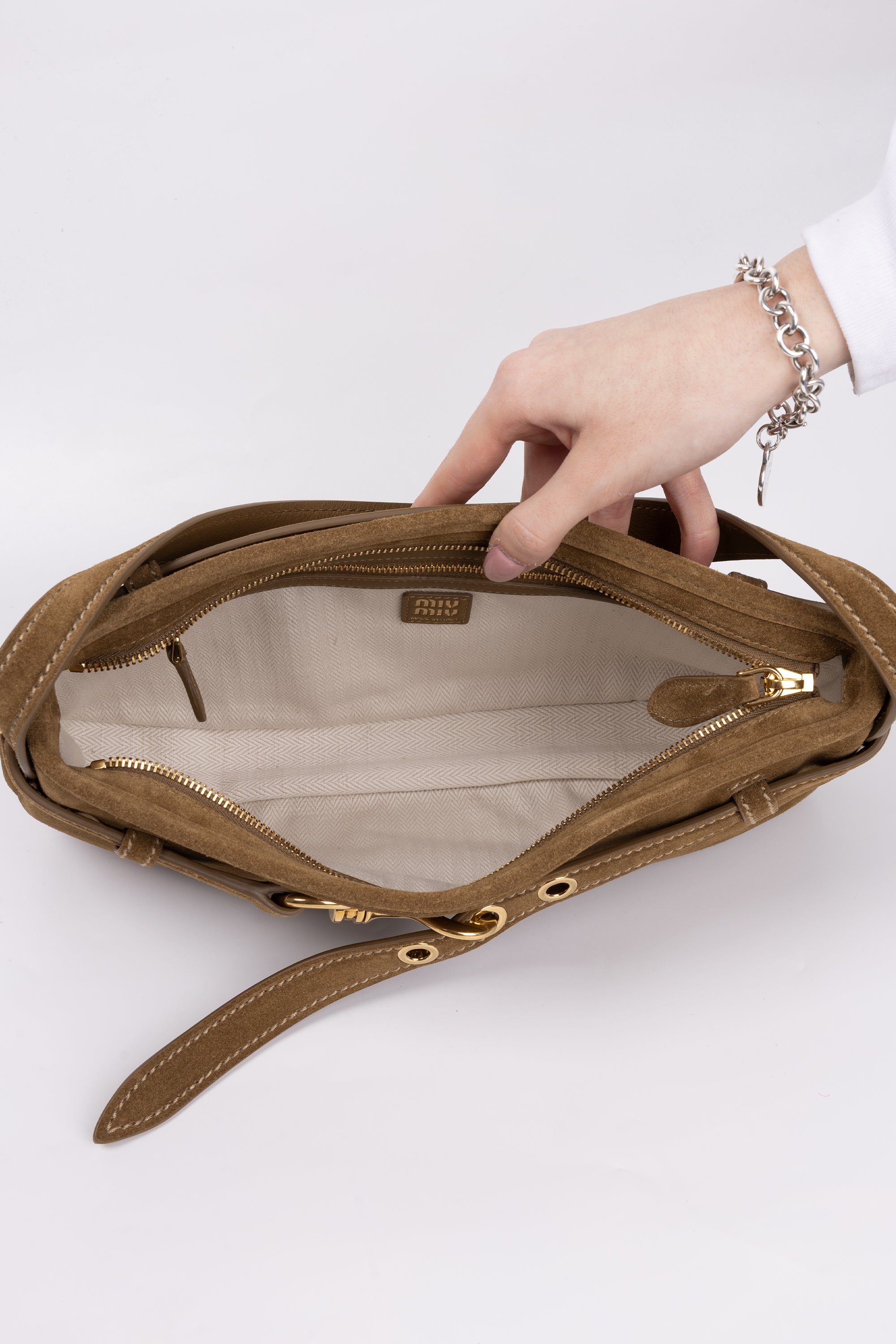 Miu Miu aventure in suede marrone