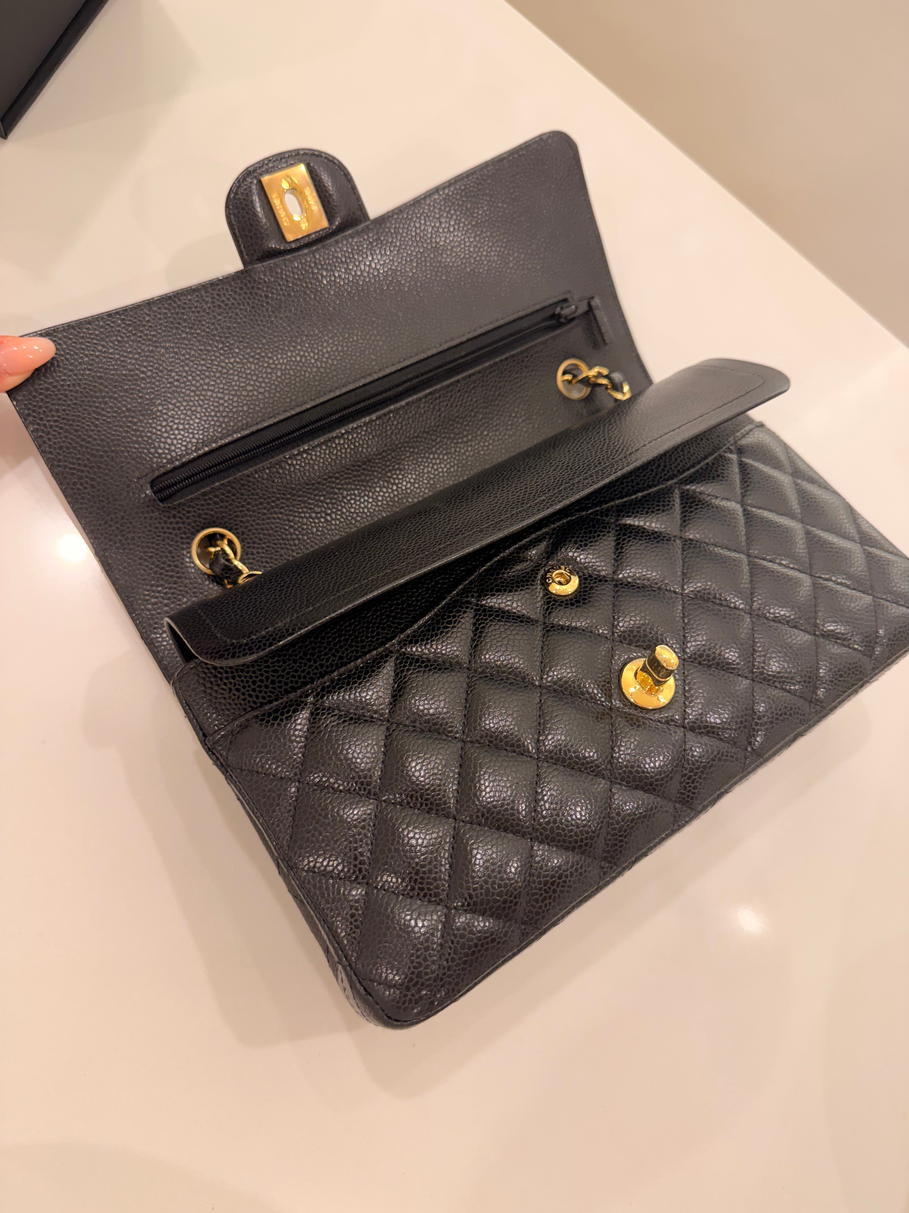CHANEL 11.12 NERA/ORO CAVIAR