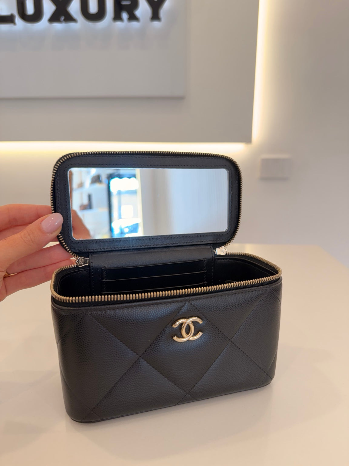 CHANEL TOP HANDLE VANITY CAVIAR NERO