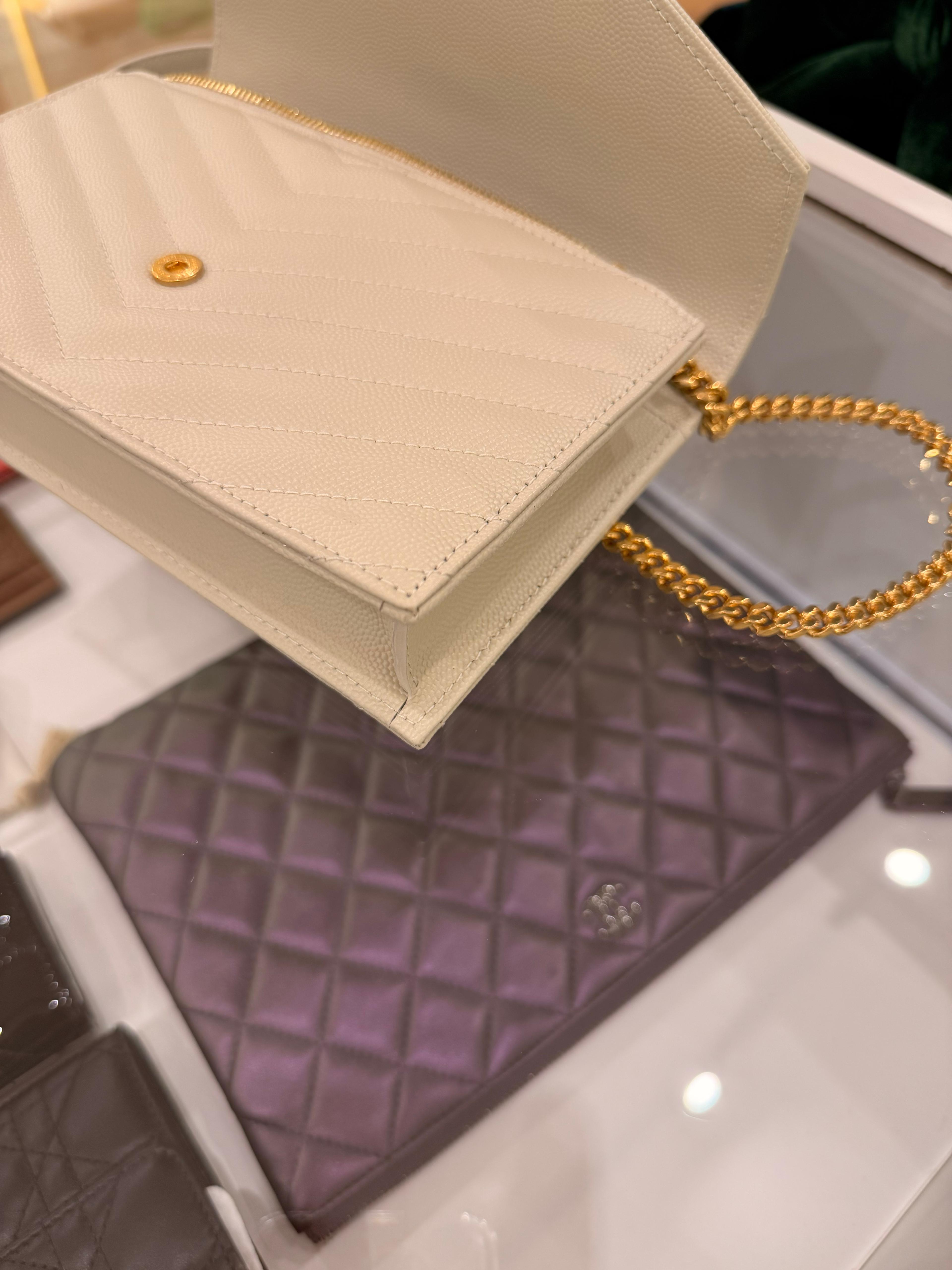 Saint Laurent Pochette Cassandre blanc vintage