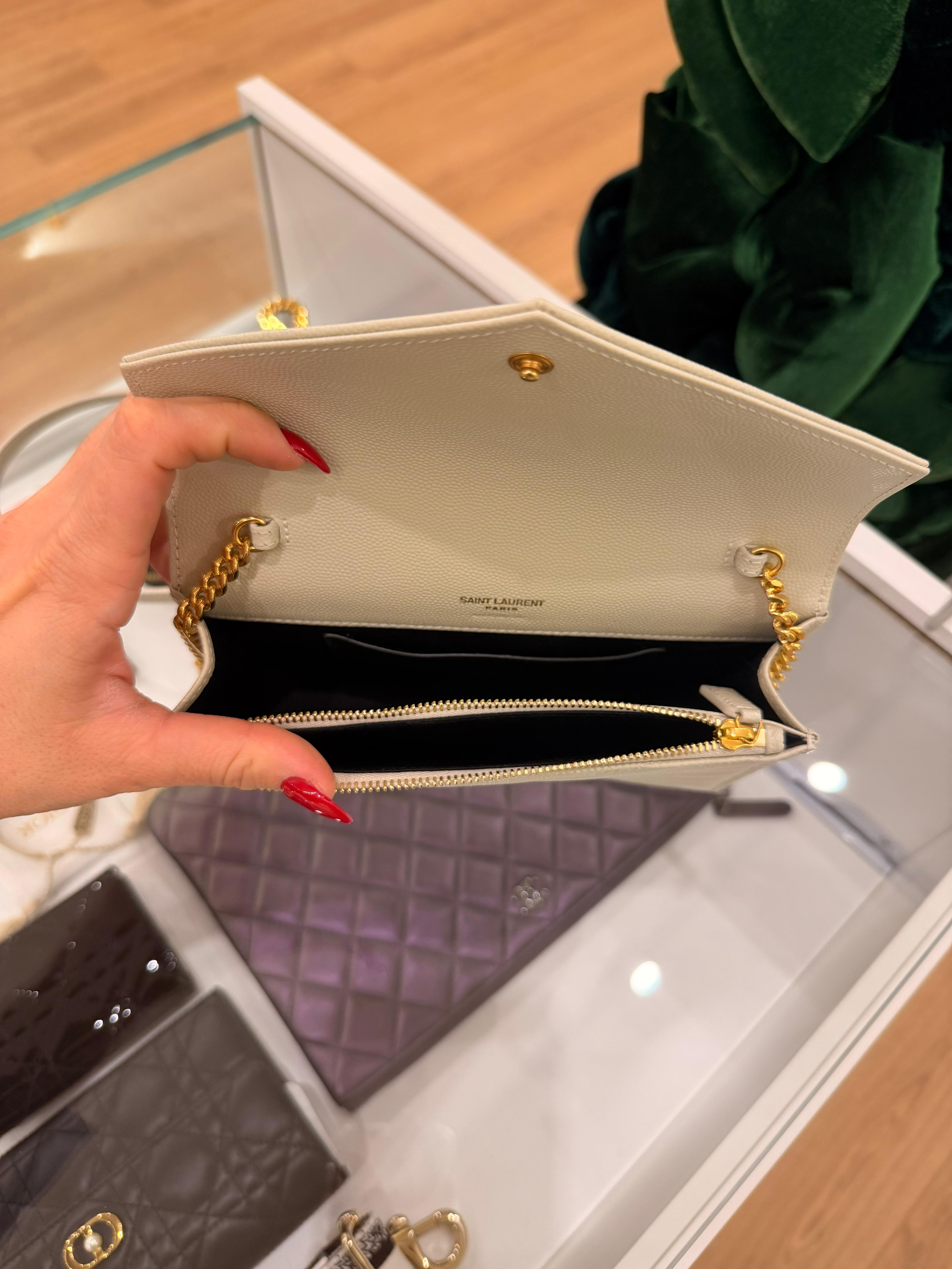 Saint Laurent Pochette Cassandre blanc vintage