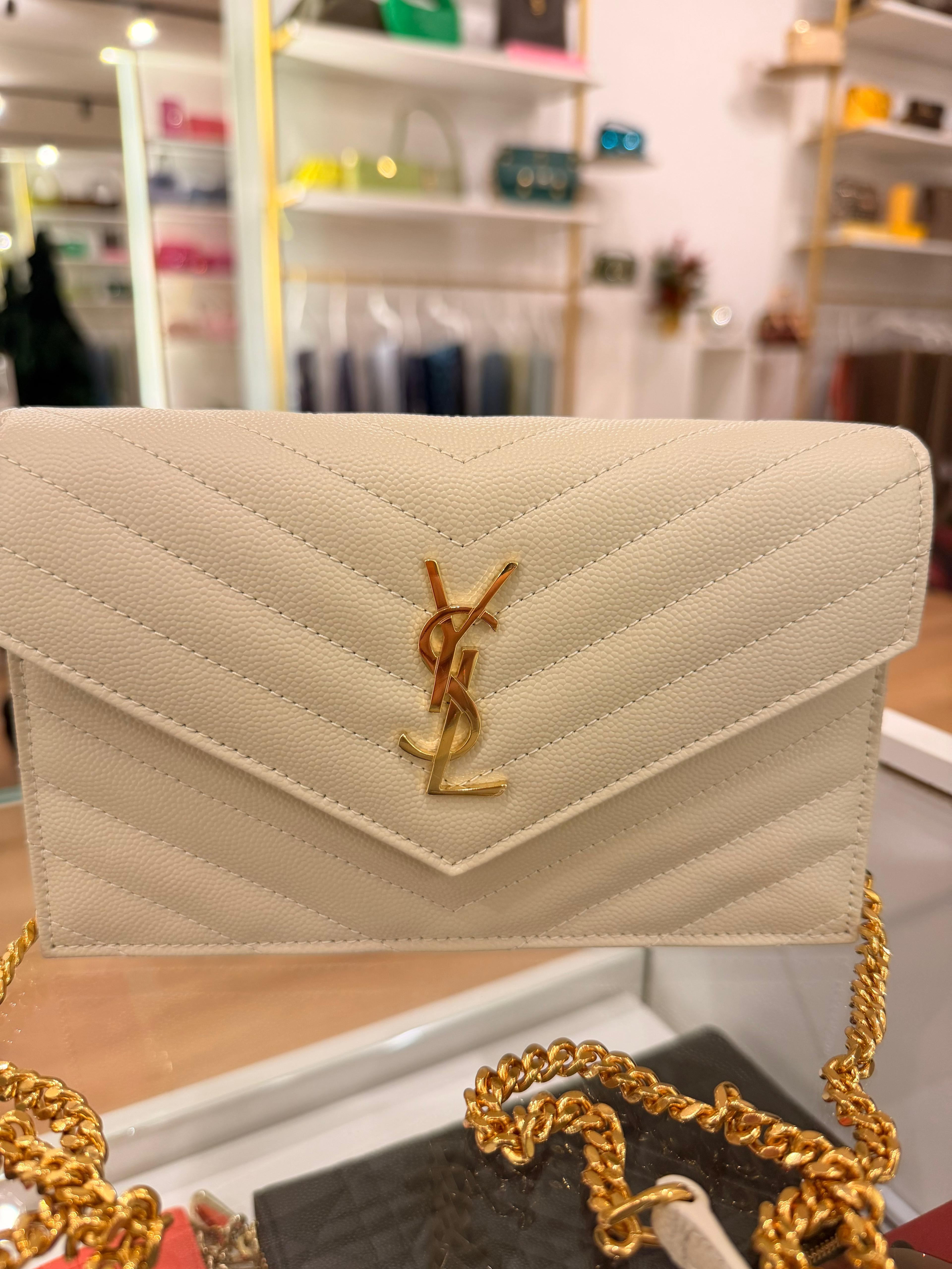 Saint Laurent Pochette Cassandre blanc vintage