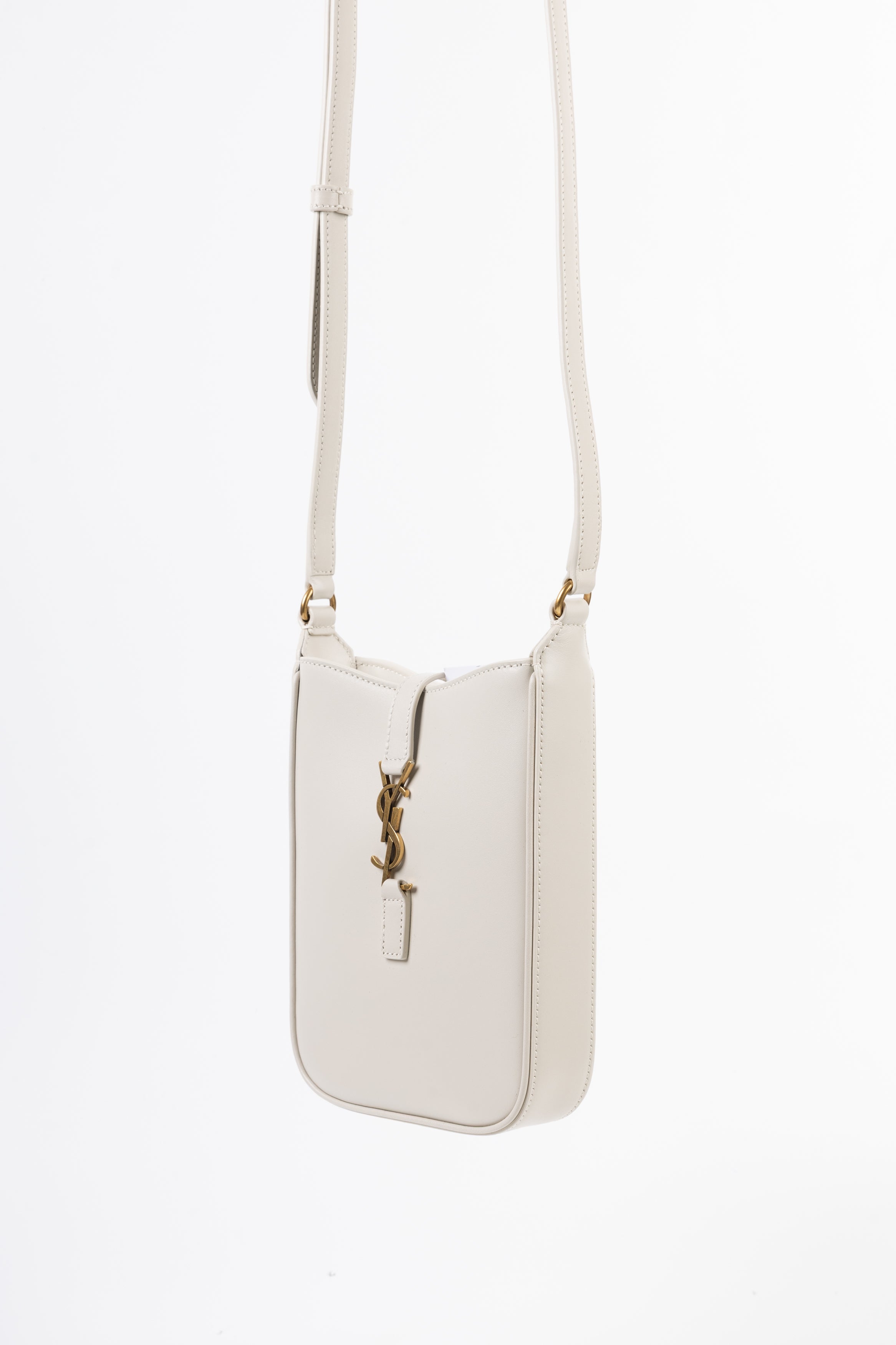 Saint Laurent le 5 à 7 bucket blanc vintage