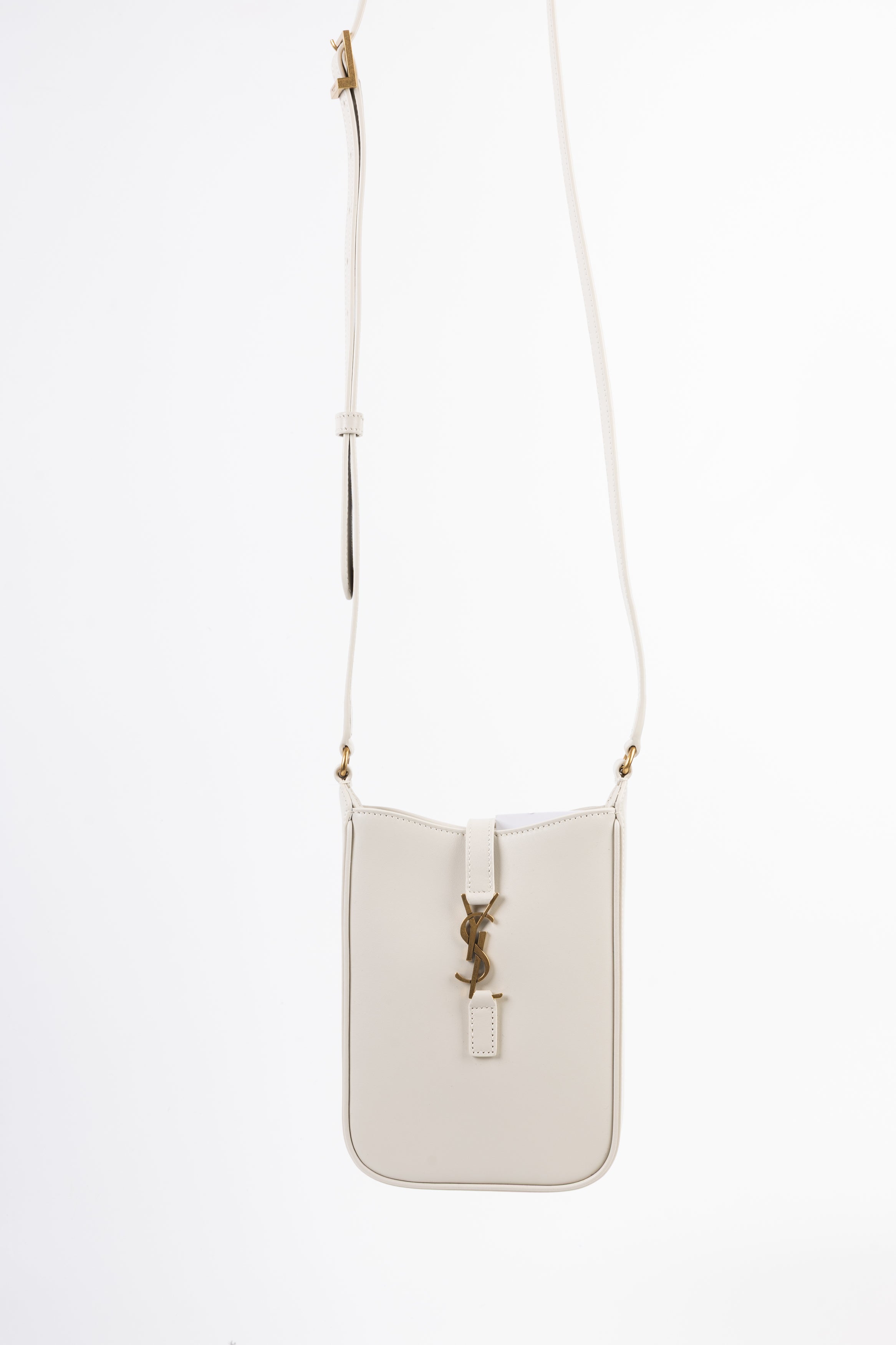 Saint Laurent le 5 à 7 bucket blanc vintage