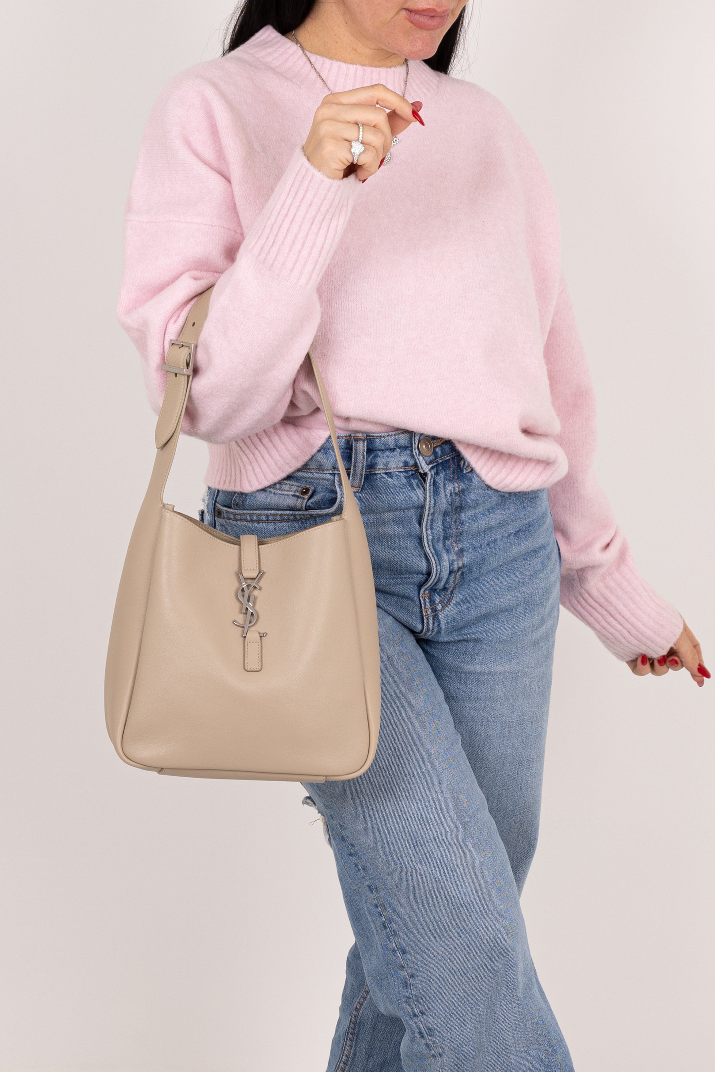 Saint Laurent Le 5 à 7 ecru Small