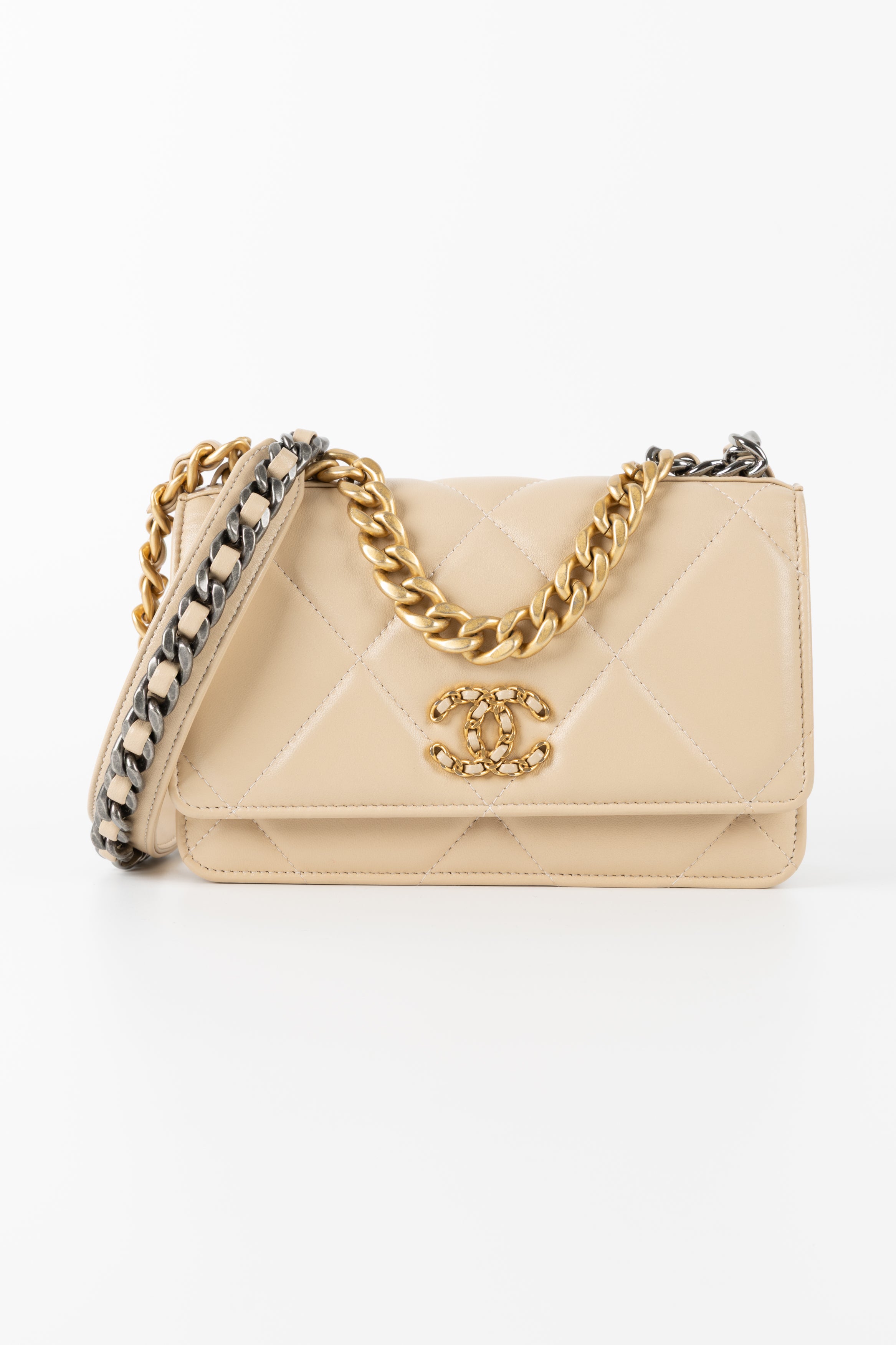 CHANEL 19 WALLET ON CHAIN BEIGE
