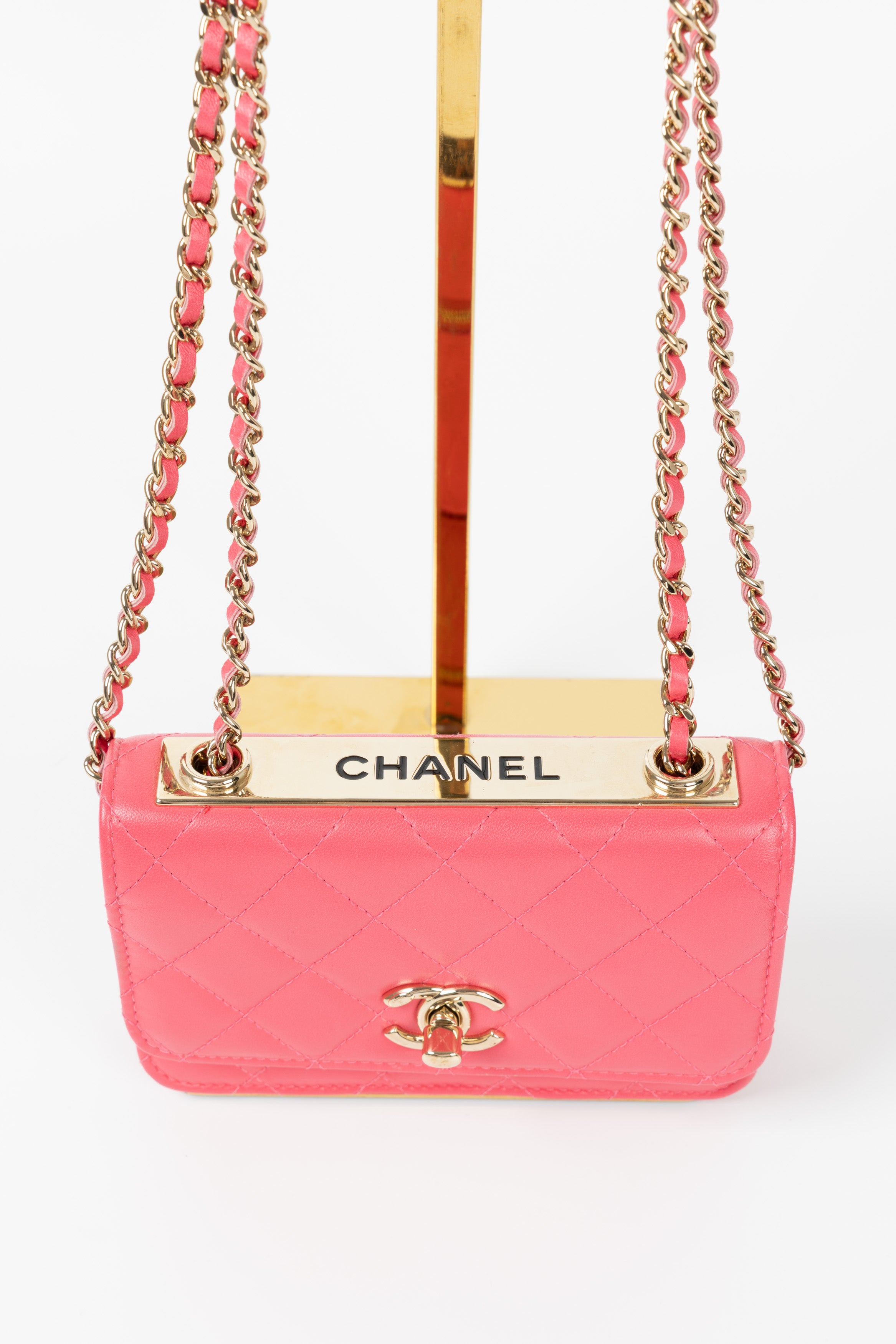 CHANEL MINI WOC FUCSIA