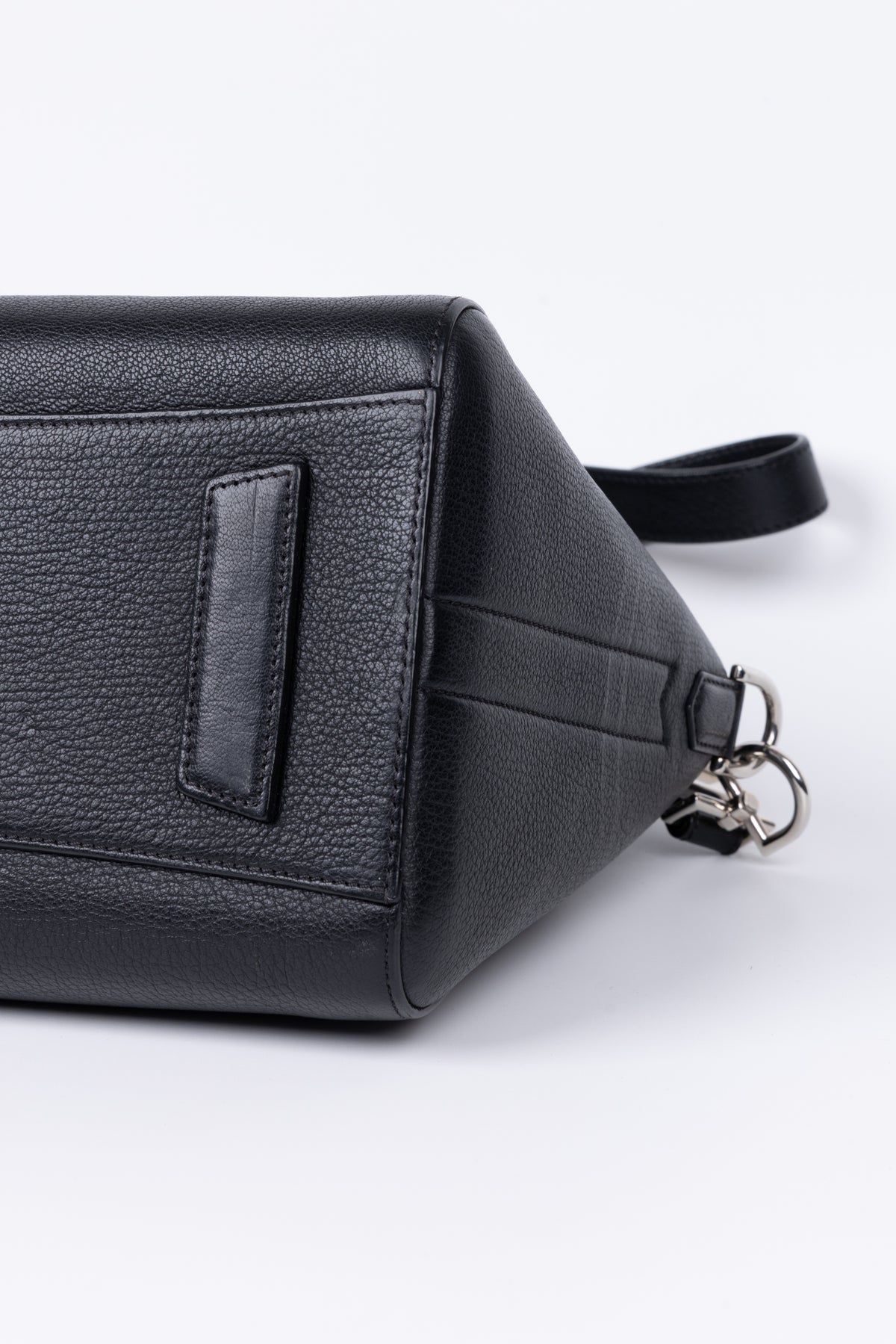GIVENCHY ANTIGONA NERA